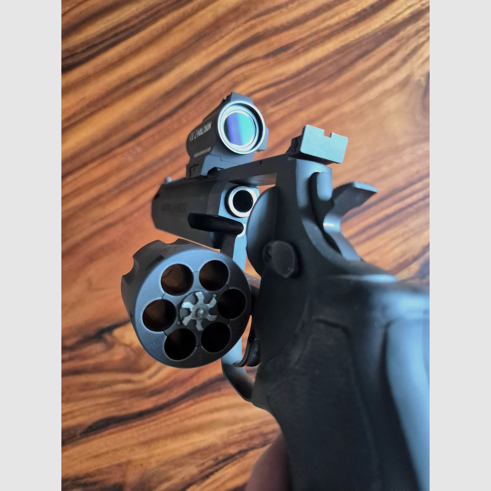 Taurus Raging Hunter 8 3/8" Lauf .44 Mag. inkl. Holosun Elite HE503C-U-GR – Neuwertiger Zustand