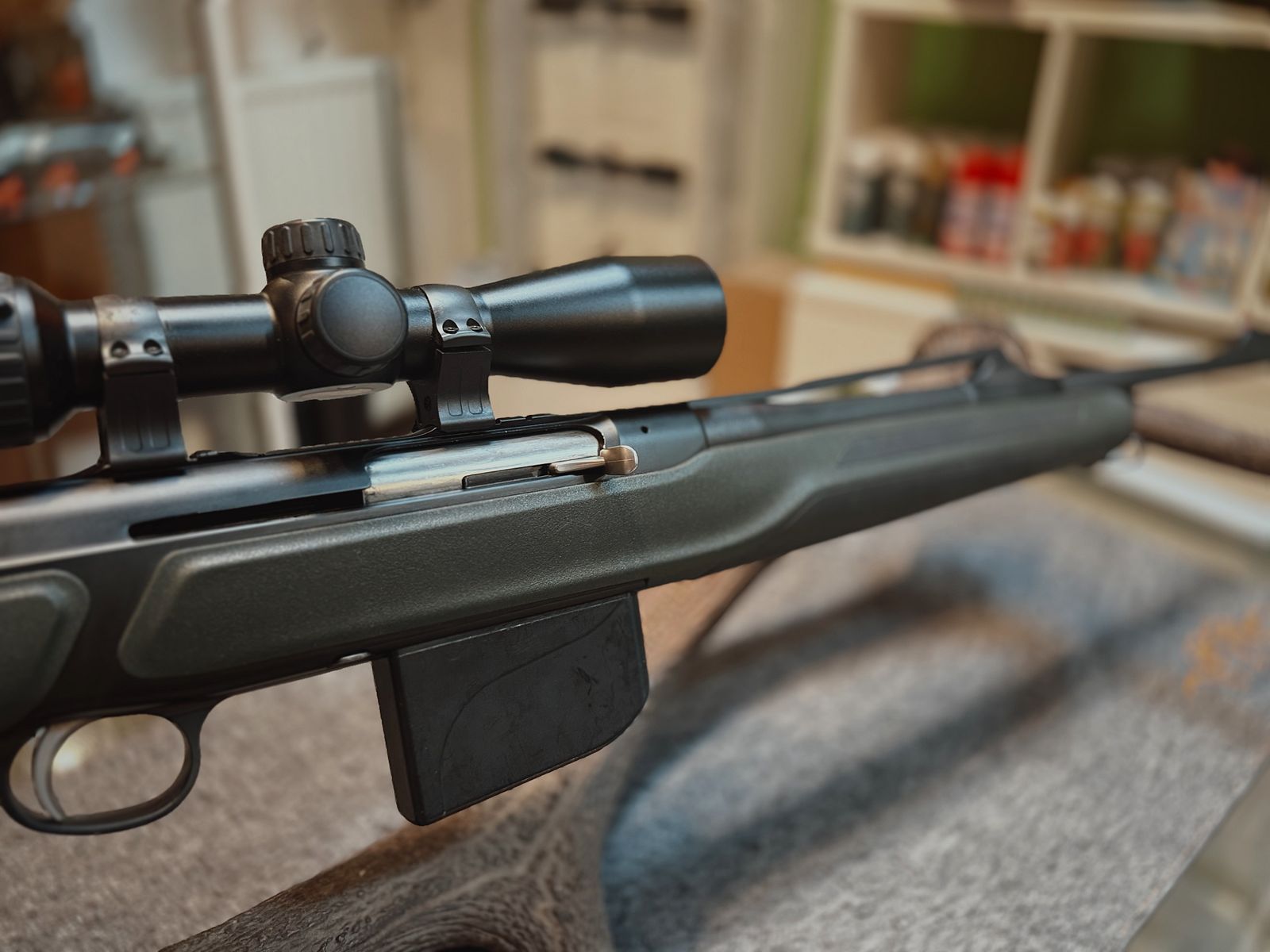 Sauer 303 Cal. .300 Win. Mag. - Leica Magnus 1,5-10x42