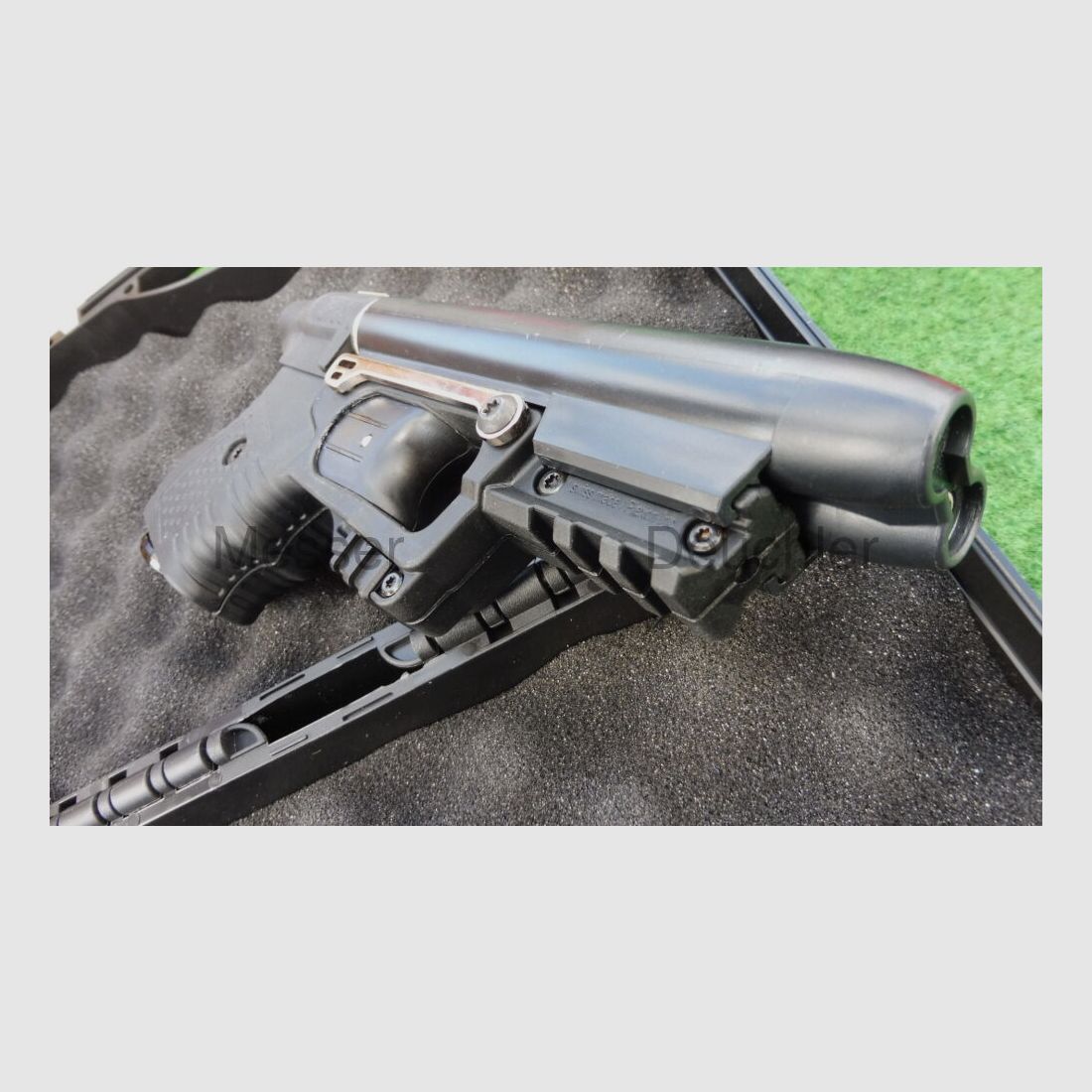 Piexon JPX Jet Defender pepper gun with laser self-defense device