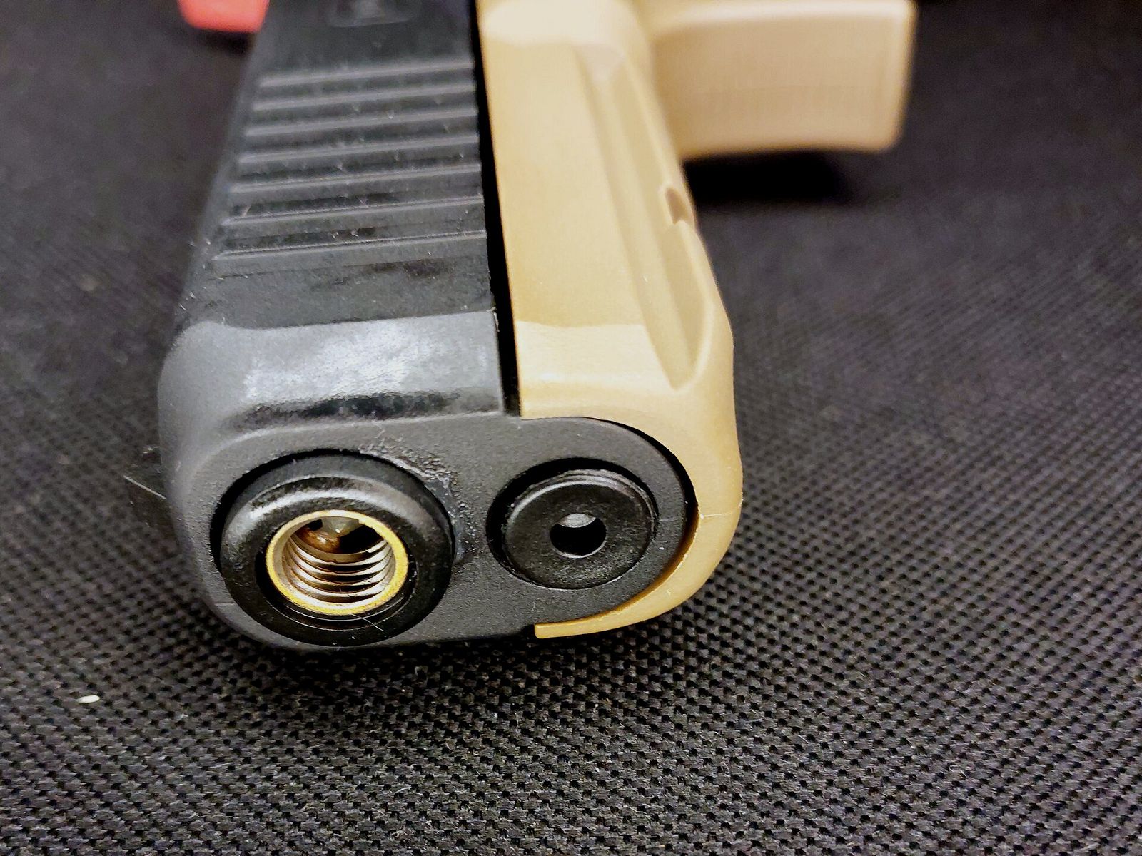 Glock 17 Gen5 Schreckschuss Pistole French Army 9 mm P.A.K. Coyote, French Army Edition (PTB 1068) - 2 Magazin