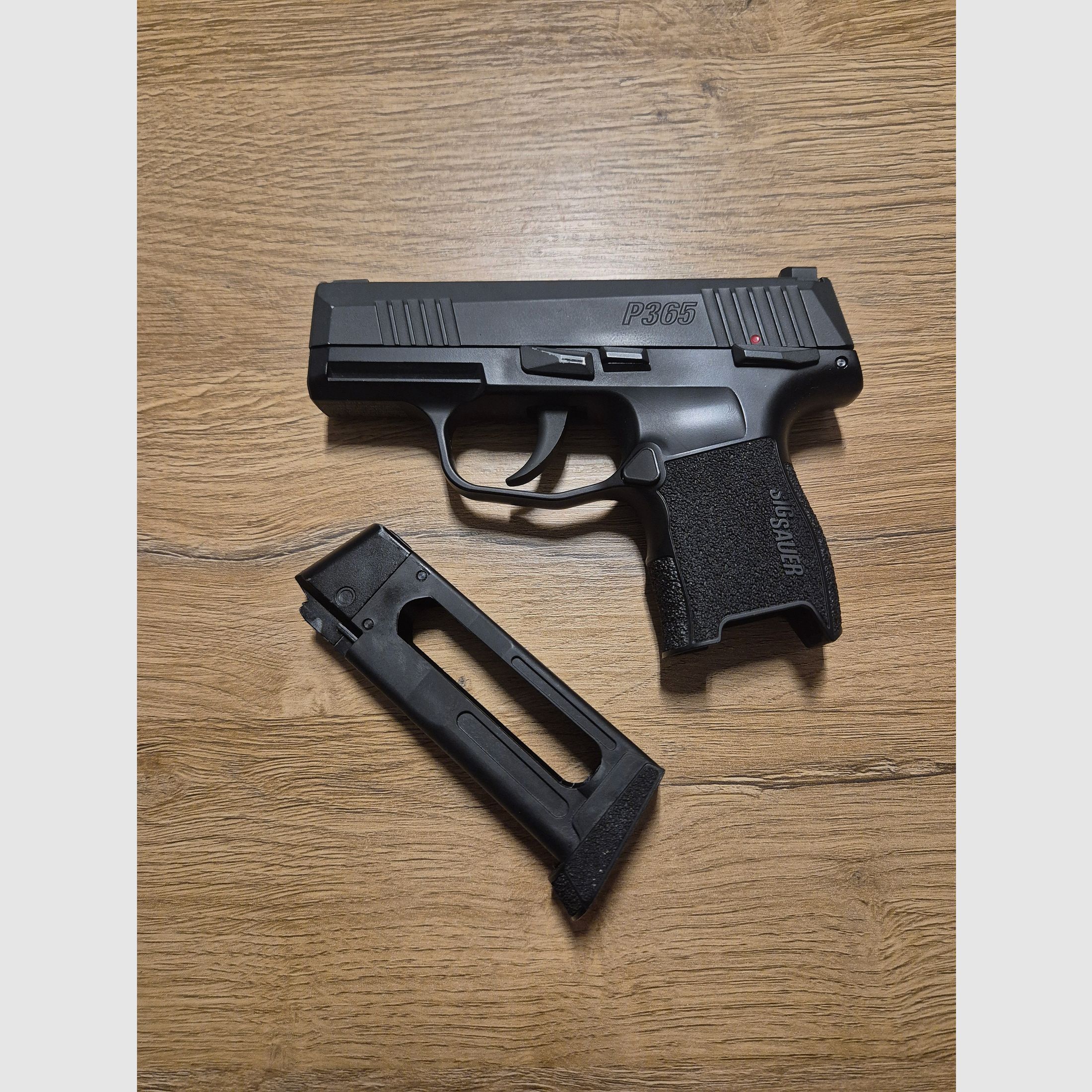 <SIG SAUER P365 / 4,5 mm BB / BlowBack / CO2>