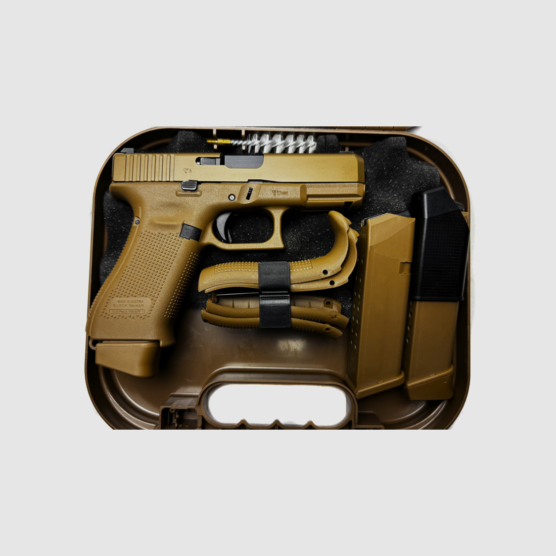 like new Glock 19 X cal. 9x19mm, image 2 of 2