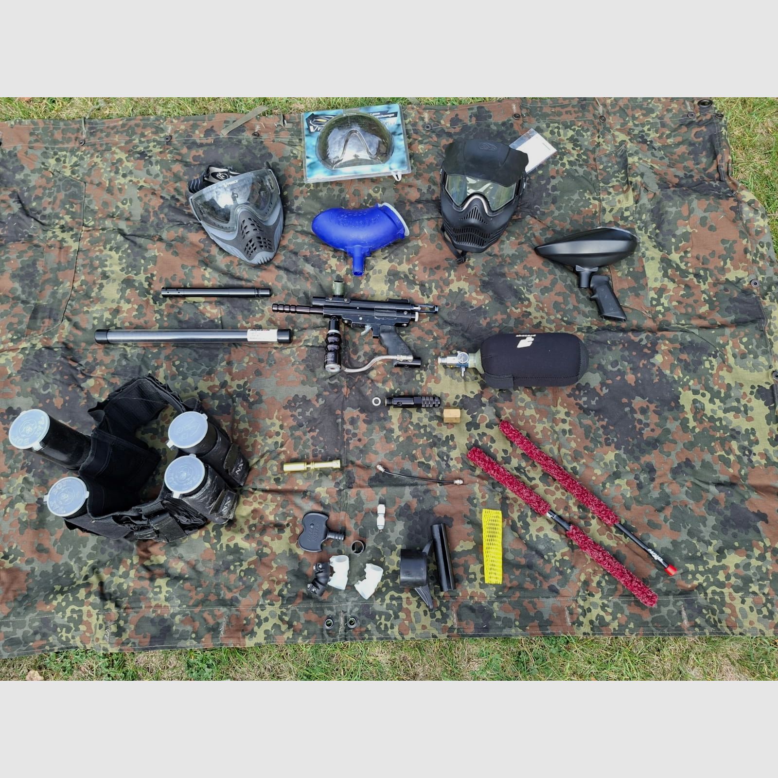 Marcatore paintball con accessori, bombola gas, canna aggiuntiva, immagine 1 di 8