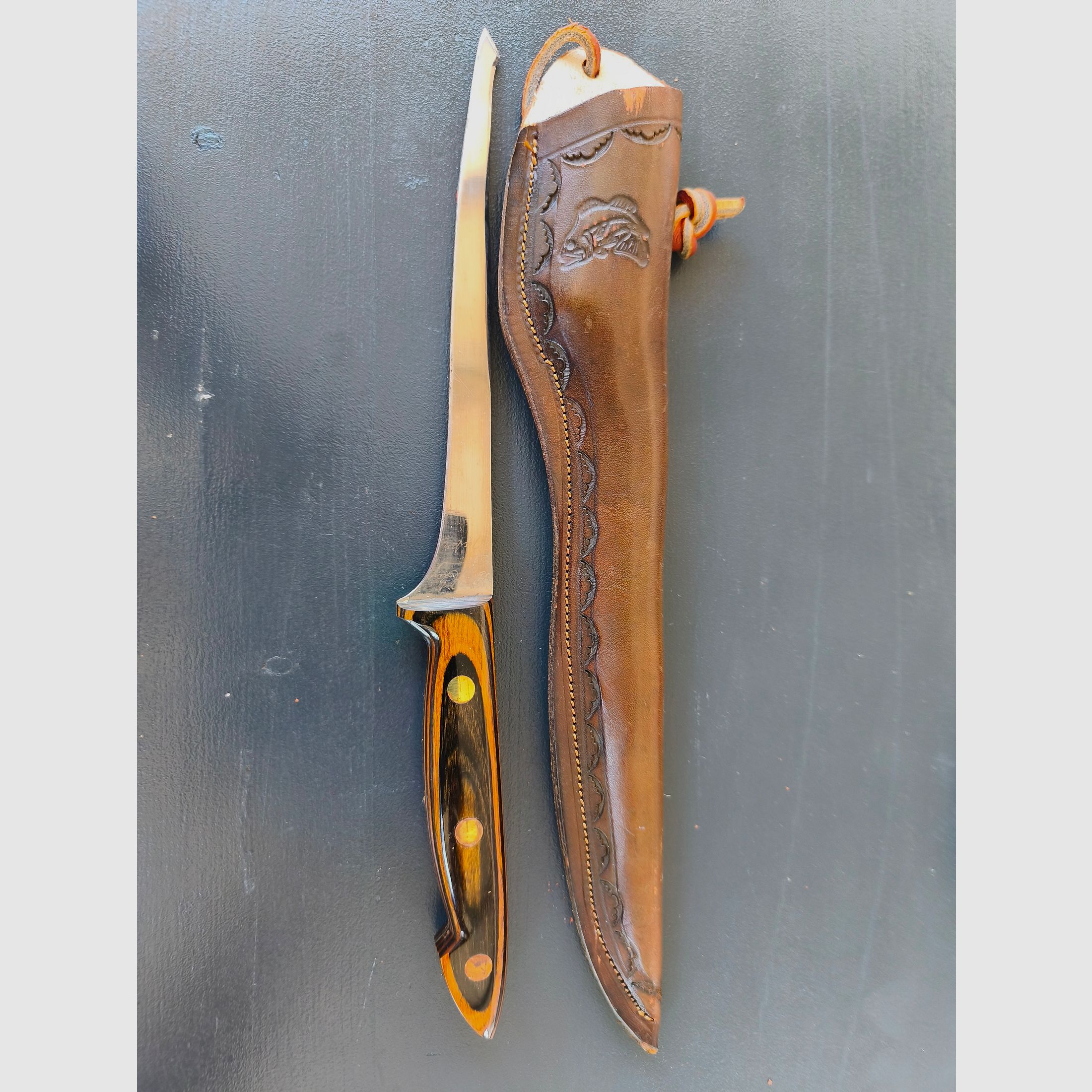 Coltello da filettare Leech Lake con manico marrone