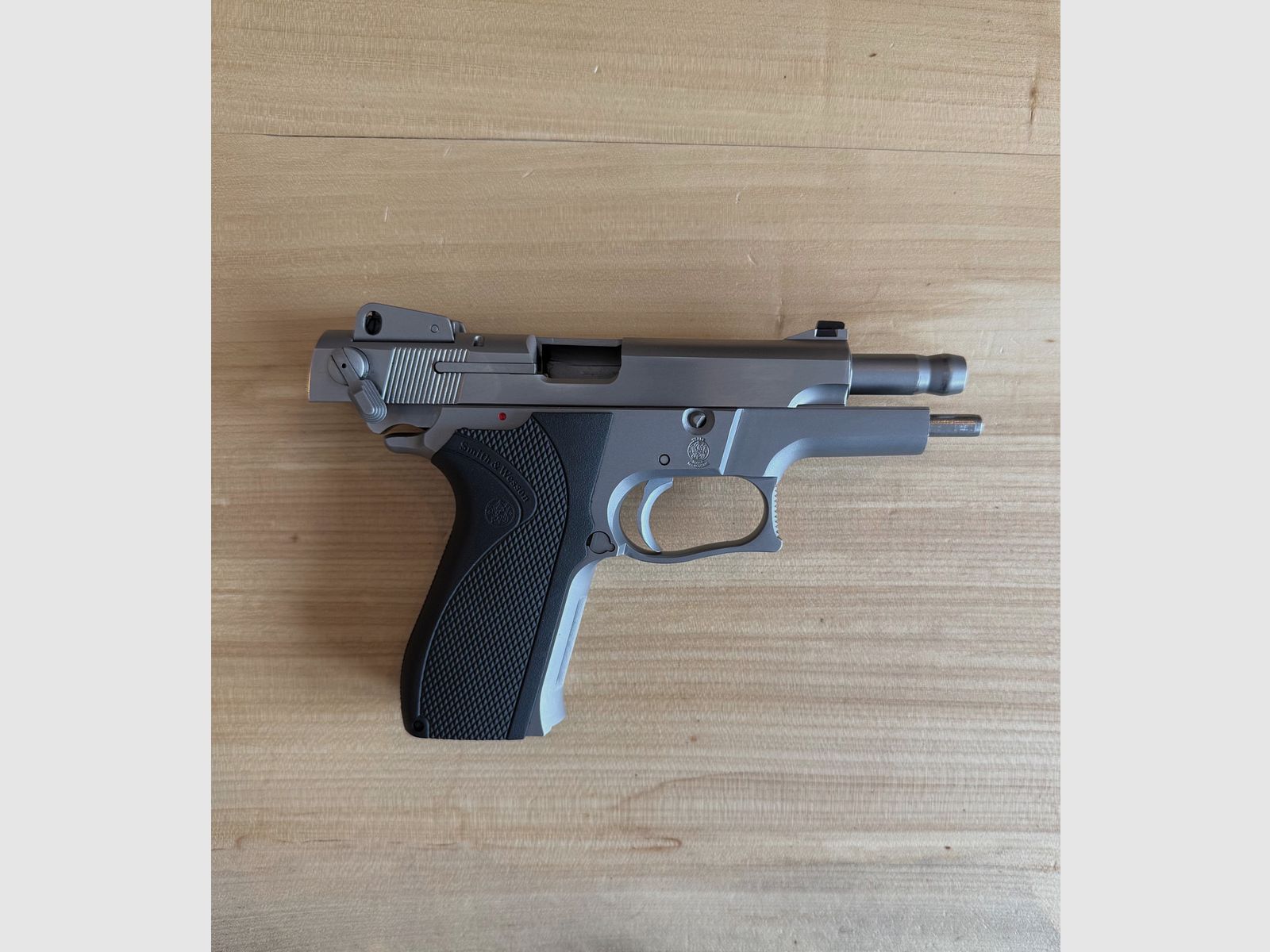 Smith & Wesson Mod. 5906 Cal. 9mm Luger