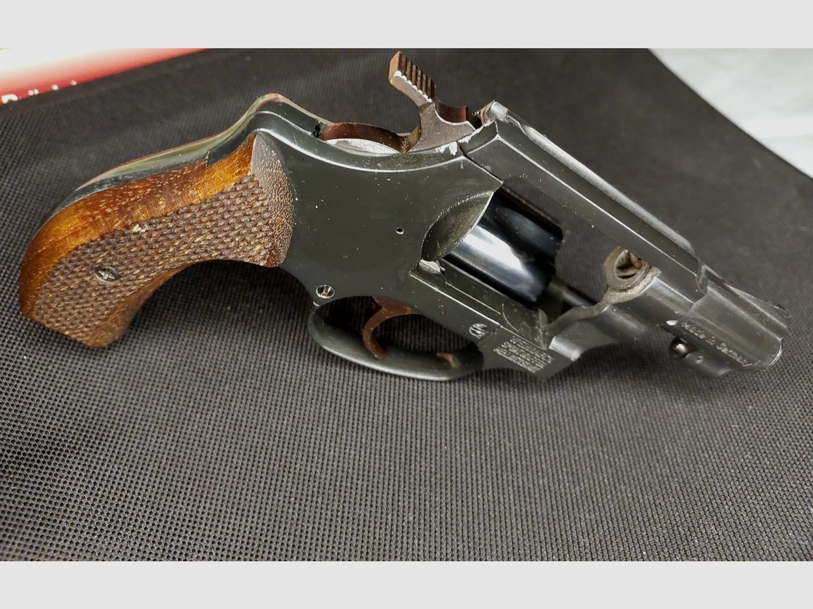 Weihrauch HW37 Kal. 9mm R.K. (PTB 887) OVP mit Holzgriffen und Lederholster - sehr gut erhalten (Arminius HW 37)