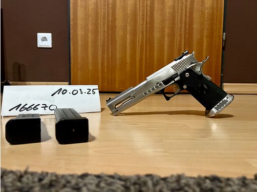 Aw Customs HX2201 Split Slide Sceleton mit 3 Mags 1 Longmag