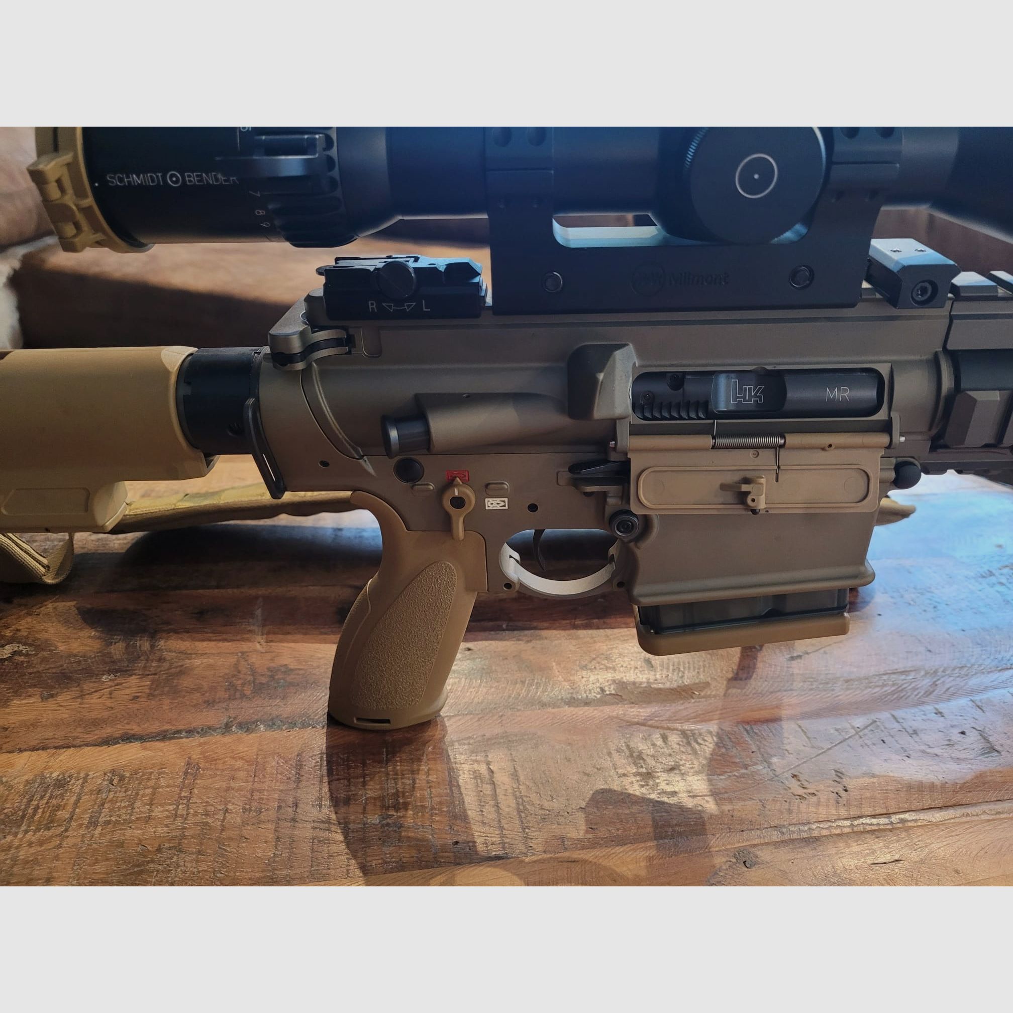 H&K Selbstladebüchse Mod. MR308A3 (RAL8000) 20 mit Anbauteilen G28 10 Schuss Magazin und Schmidt & Bender 3-20x50 PMII Ultra Short & div. Zubehörteile