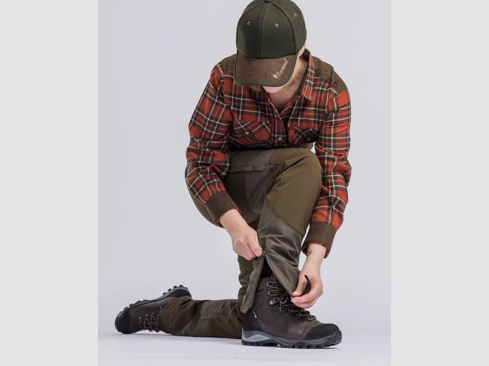 PINEWOOD Caribou Hunt Extrem Damenhose Suede Brown/ Dark Olive