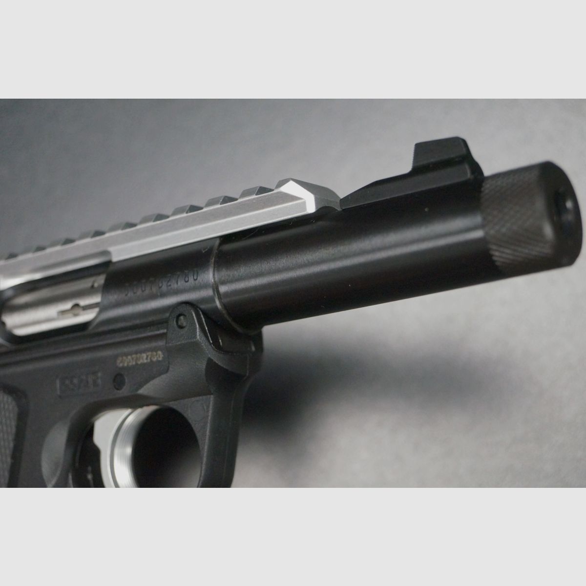 Ruger Mark IV 22/45 Blued, afbeelding 2 van 7