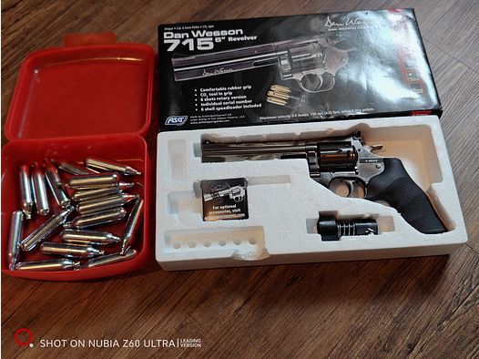 DAN WESSON 715 CO2 Revolver 4,5 mm Diablo inklusive Katuschen