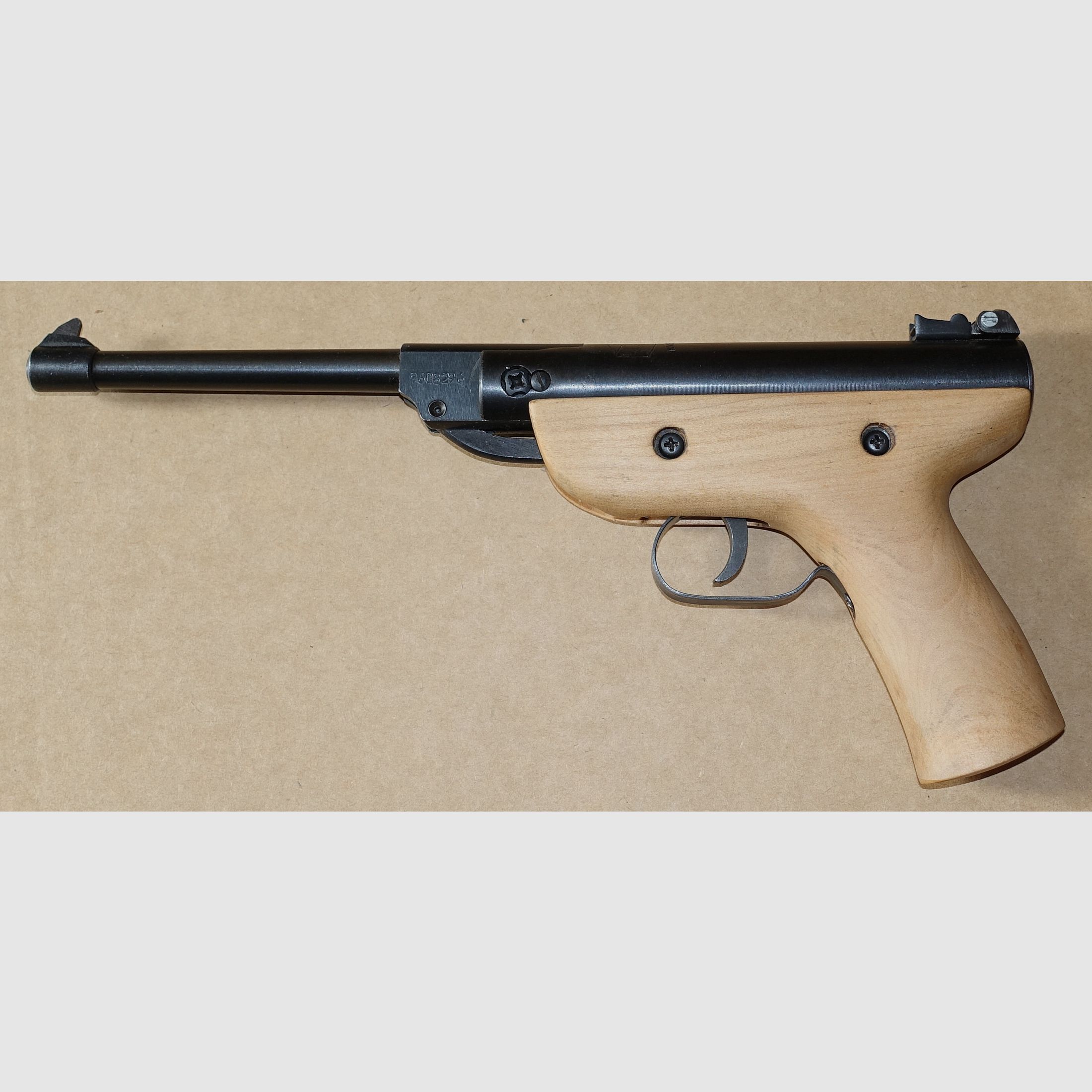 Luftpistolen Sammlung / 14 Stück / Walther Diana Umarex Lov Baikal Record usw.