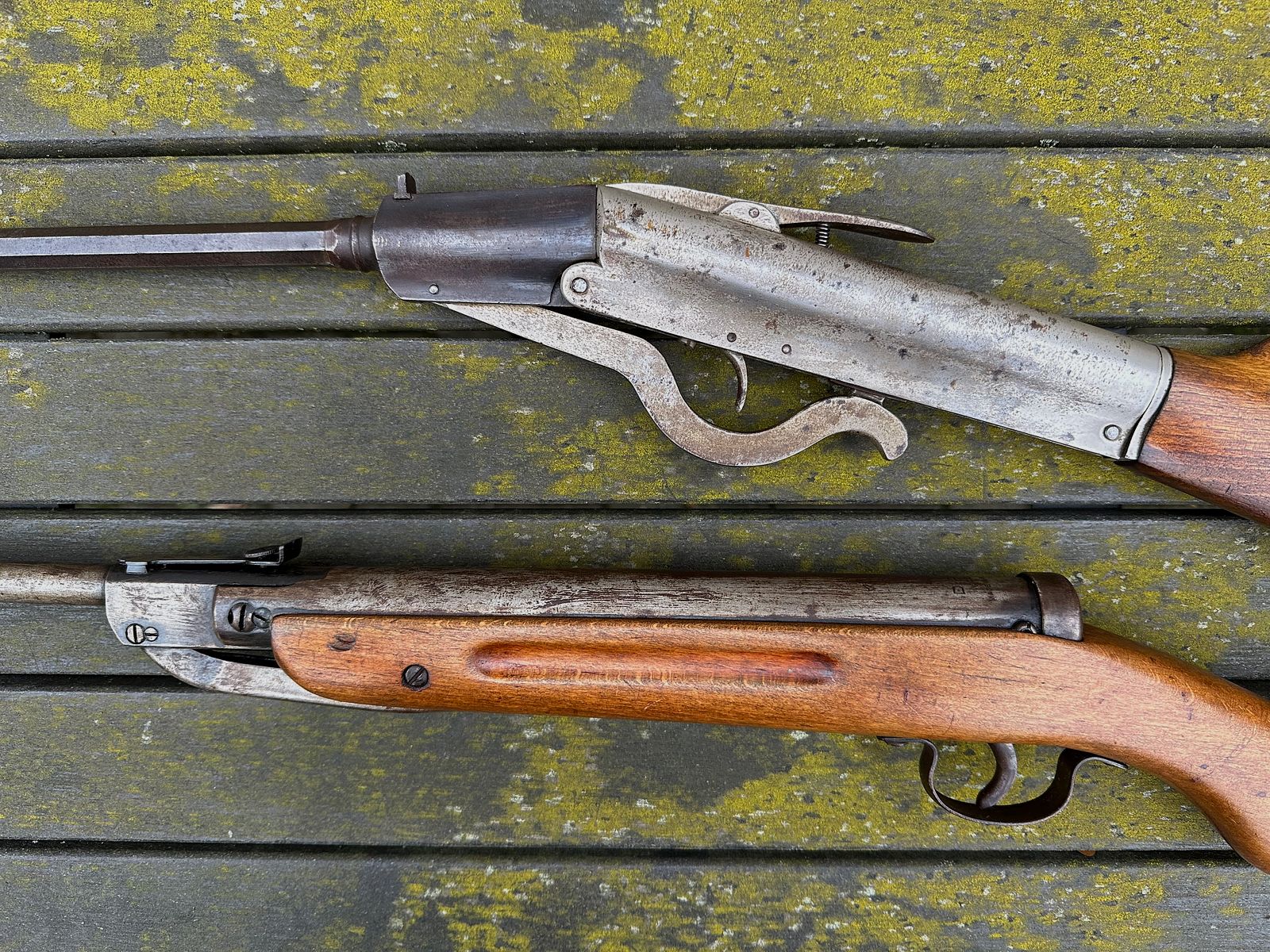 2 pièces de vieux fusil à air comprimé Knicker Diana 25 RDA et avant 1945 D.R.G.M. provenant d'une succession