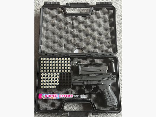 Walther P22 9mm P.A.K. met munitie en afvuur effecten