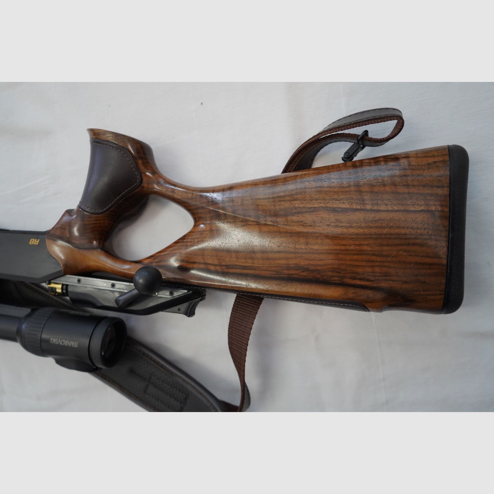 R8 successo pelle, legno, pelle, mirino Svarovski, grilletto Atzl