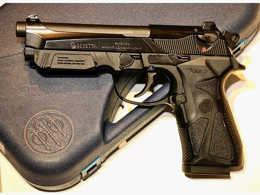 semi-automatic pistol Beretta 90 two in caliber 9mm - Rare no Beretta 92