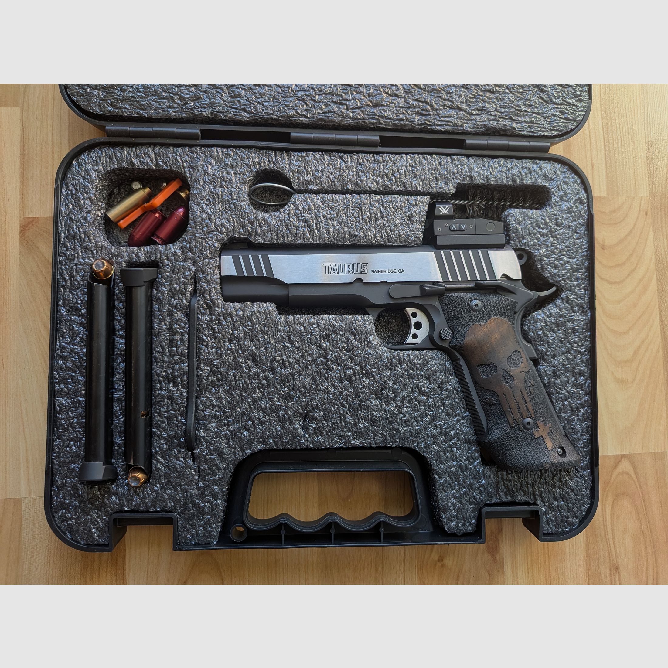 Taurus 1911 .45 ACP with Red Dot