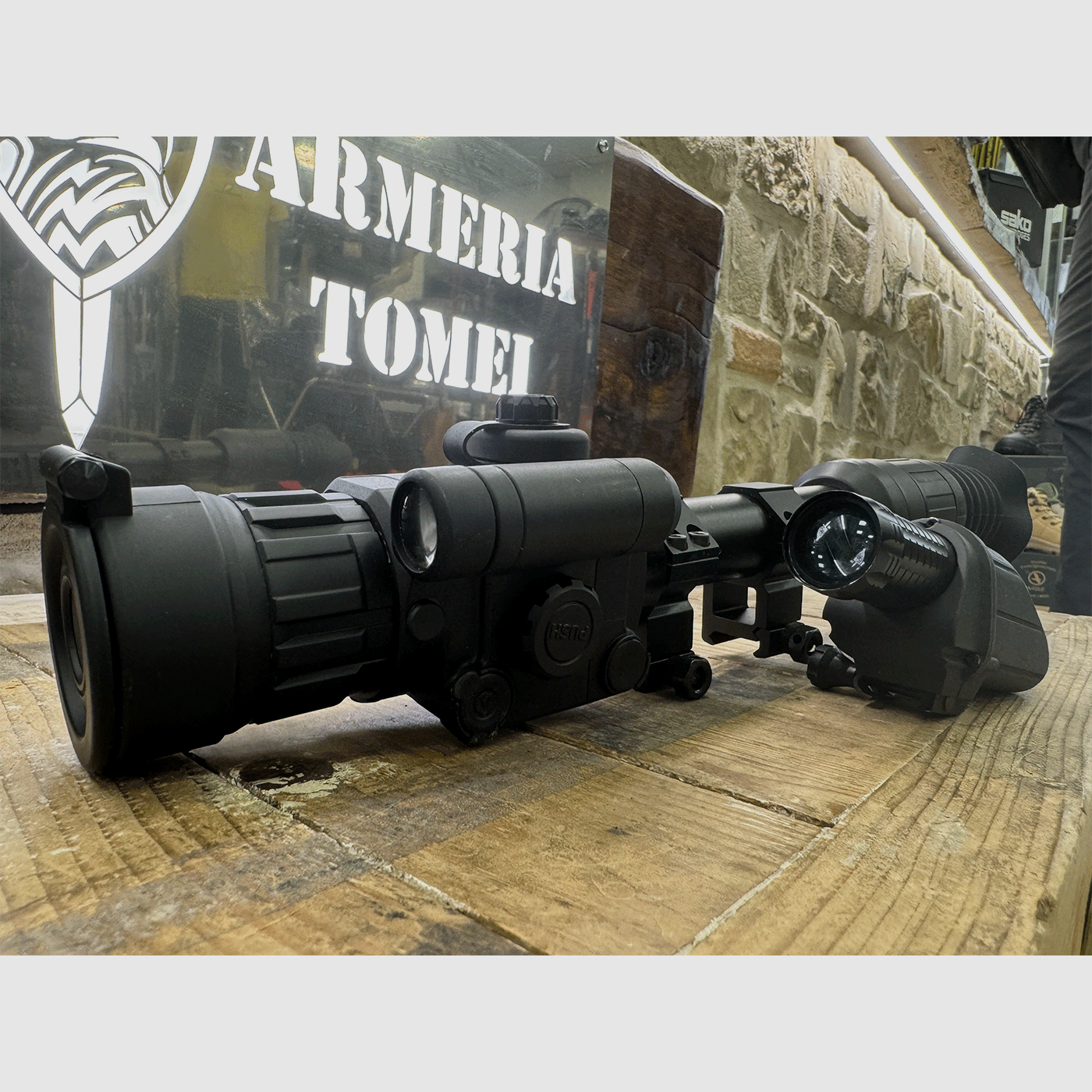 USED – NIGHT VISION SCOPE – YUKON – PHOTON XT 4.6×42 S, image 3 of 5