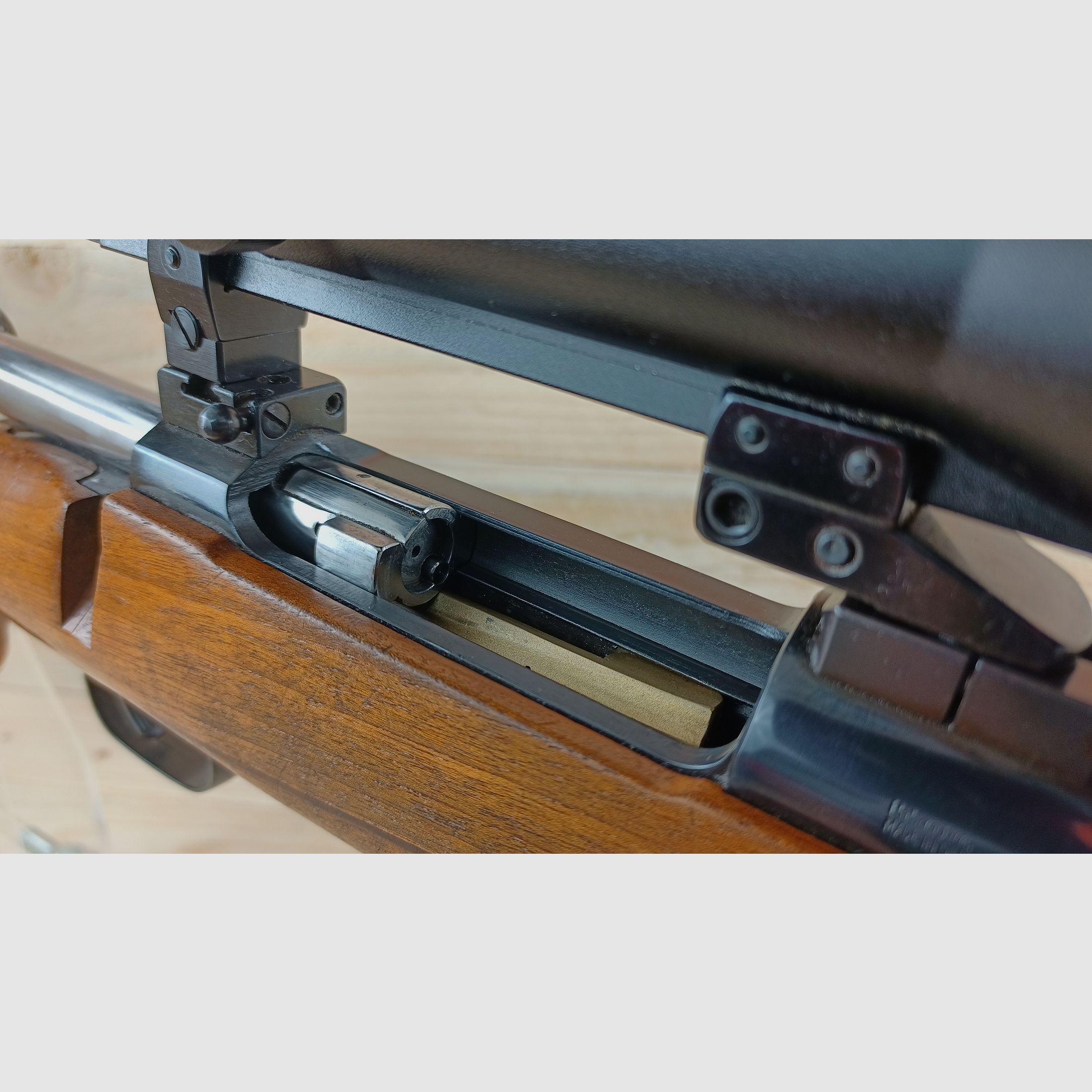Repetierbüchse Mauser 2000, Kal. 7x64 *inkl. Swarovski Habicht mit Leuchtabsehen*
