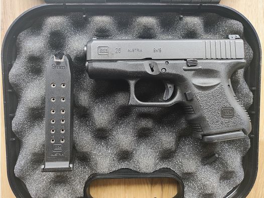 Glock 26, cal. 9mm Luger, 2 magazines