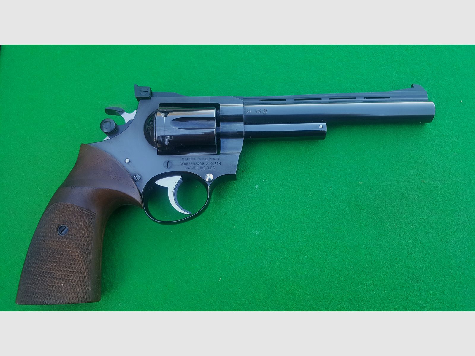 Korth Revolver  Cal. .22 LR   1973  6" Lauflänge
