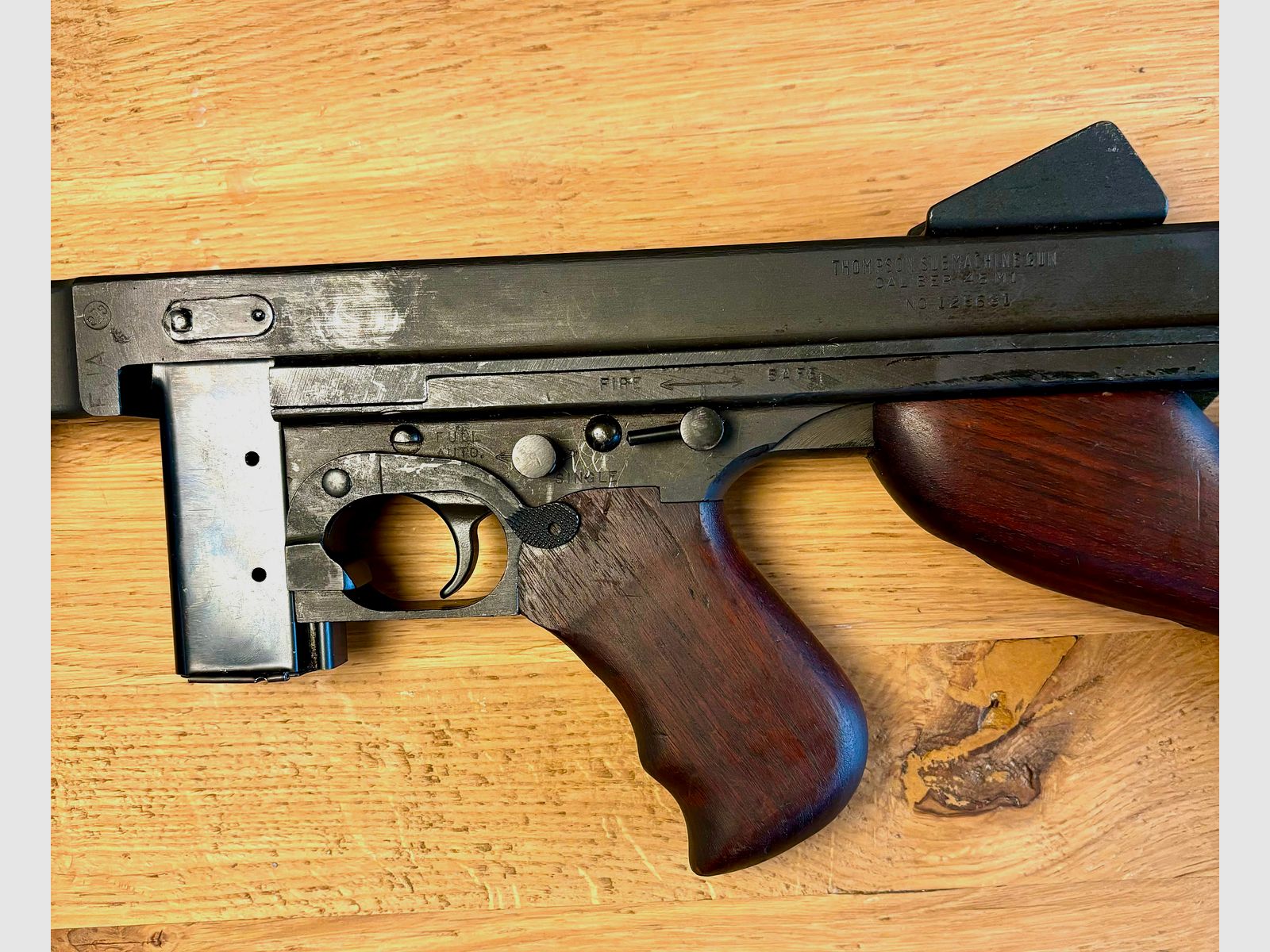 Tommy Gun - Thompson Center  SA (M1) original Waffe WKII mit Umbau auf Halbautomat - Kaliber: .45Auto