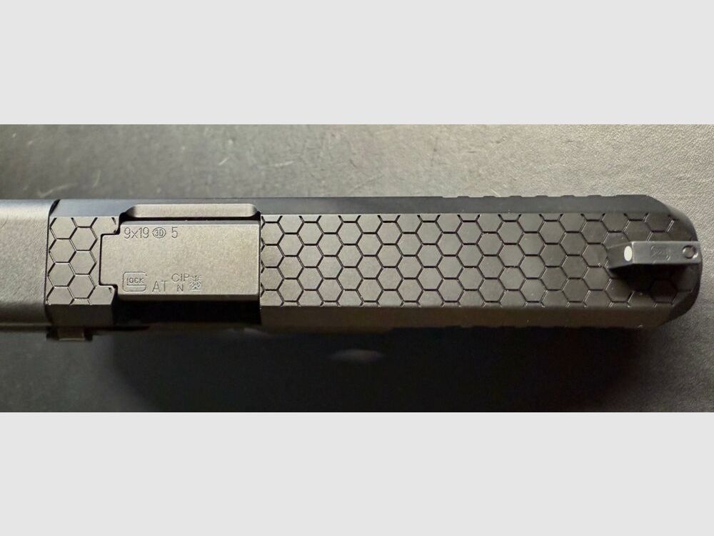 Pistolet Glock Custom Peterssen Gunworks Glock 17 MOS / FS / FXD Hexagone