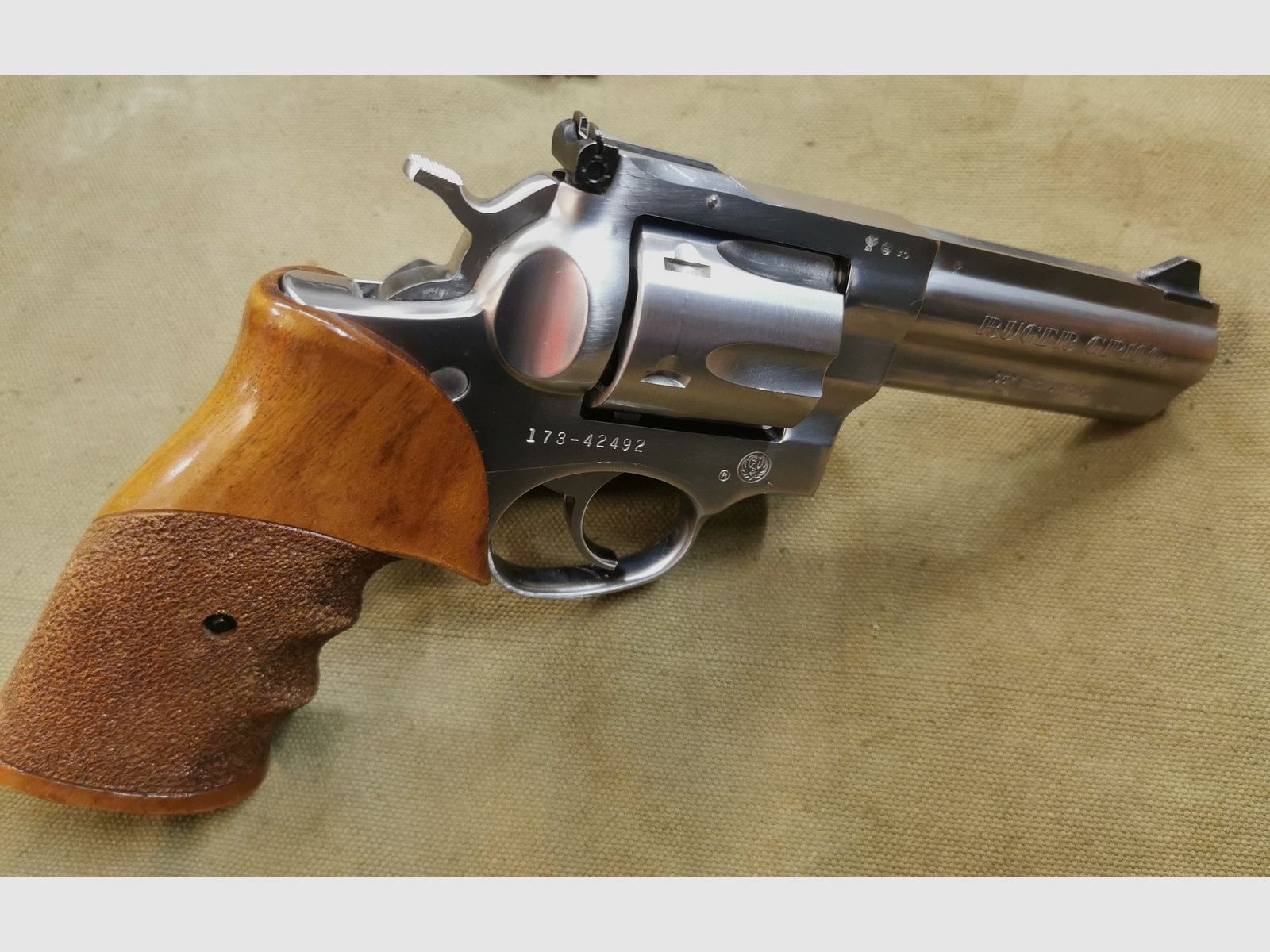 RUGER GP100  .357Mag   4Zoll schwerer Revolver