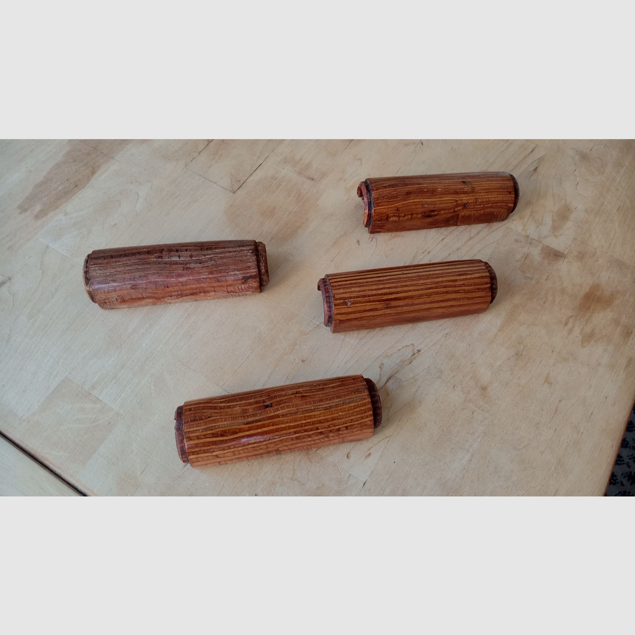 Originale guanti superiori Dong AK rumeni (molto larghi) / Legno laminato robusto perfetto per il pene di asino rumeno (Uluc) o guanti RPK