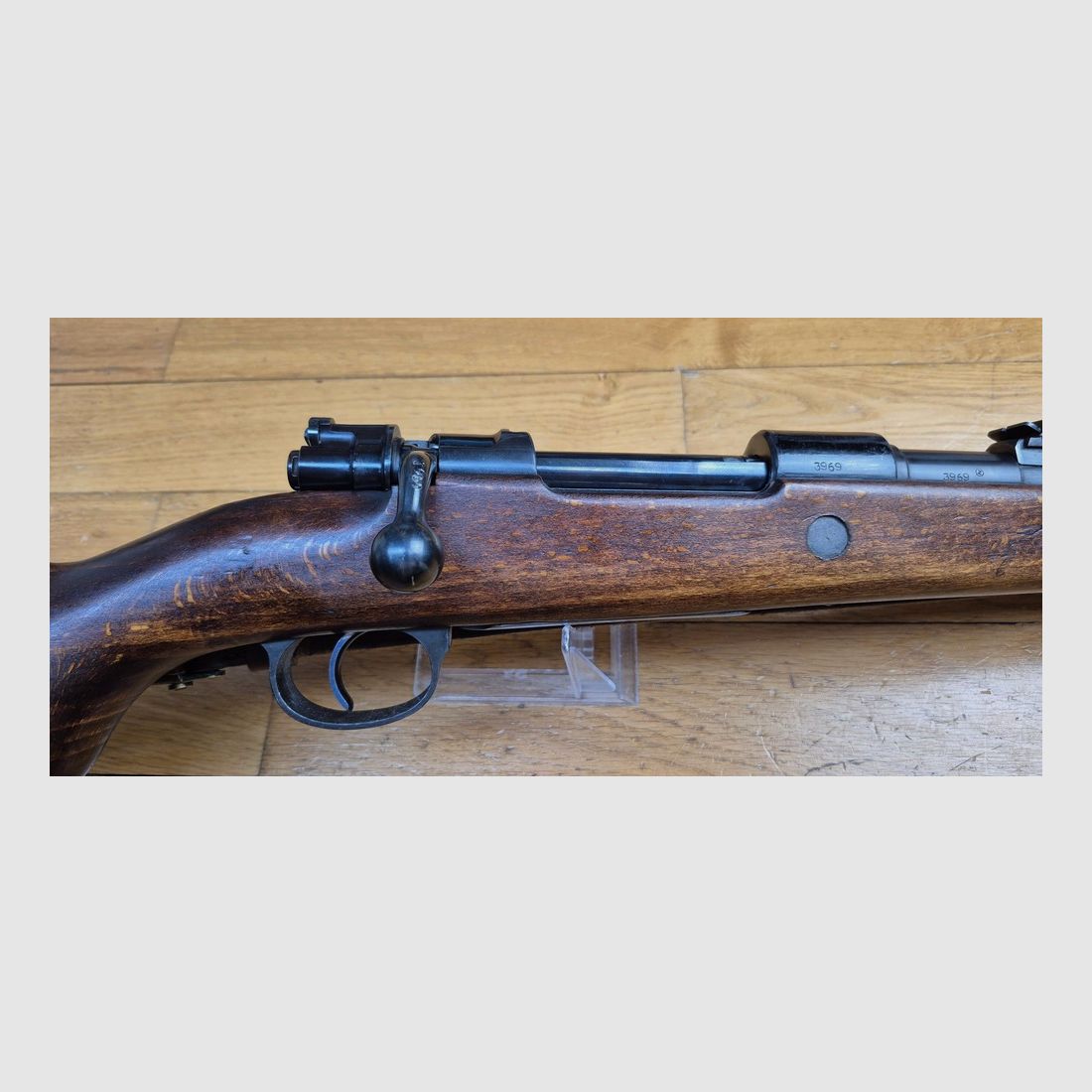 Rare Customs rifle « ZollKarabiner » Heym 1952 – Rare weapon from the period before the re-establishment of the Bundeswehr in 1955 – Cal. 8×57 IS – Ultra high-quality manufacturing by Heim – Perfect mechanics and adjustments – Superb barrel – Mono-numbered – Last representative of the 98 system in Germany – Rare service weapon in TBE++, image 4 of 28