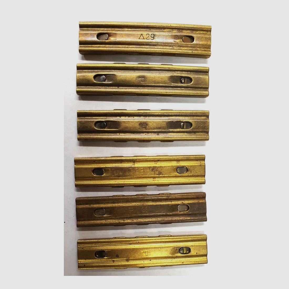 nieznany pasek ładunkowy do Mausera K98 wczesna wersja z pieczęcią P