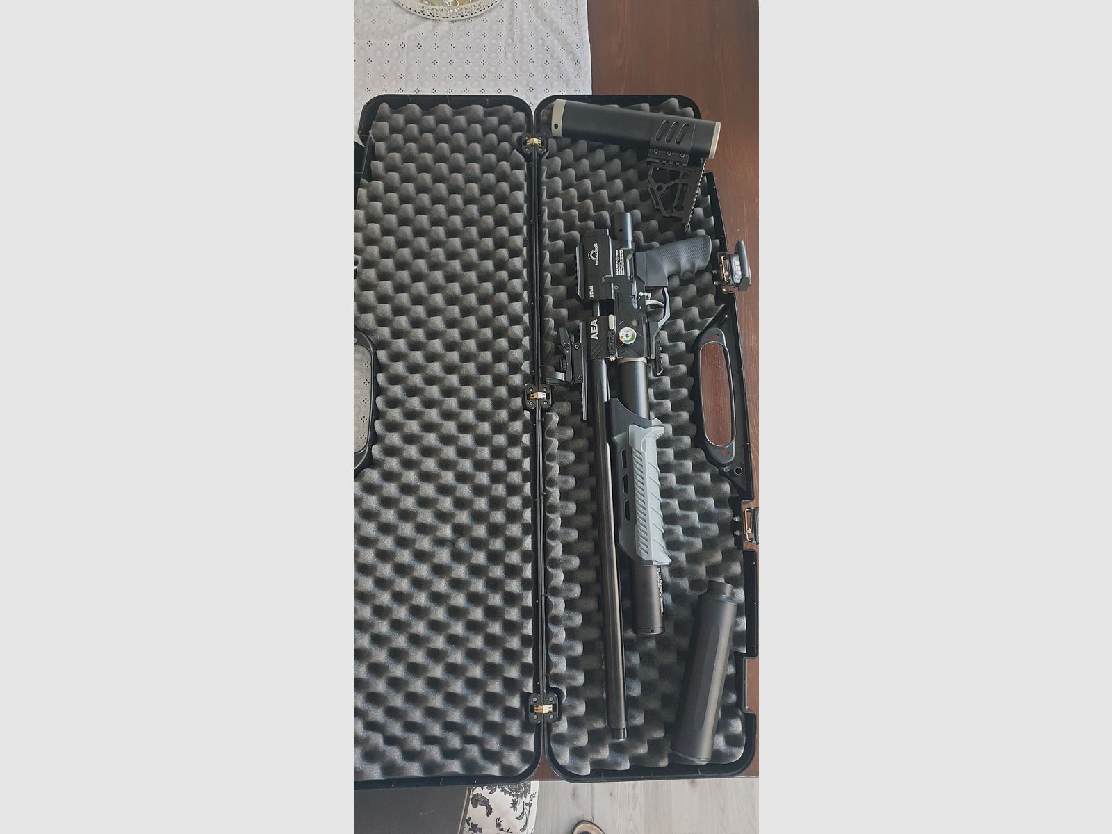 AEA MEGALODON with case and silencer