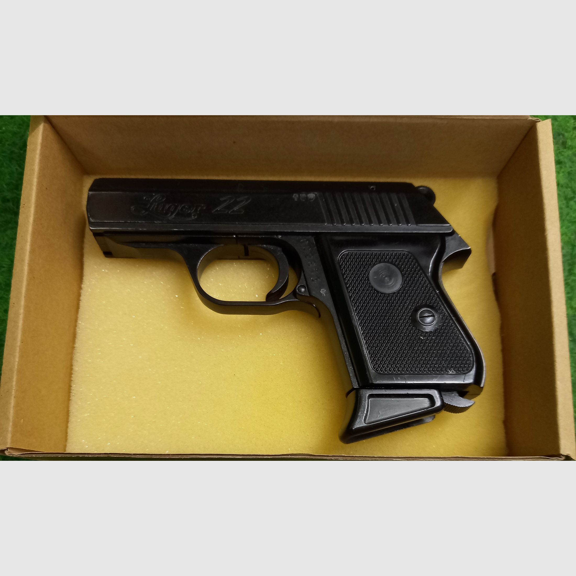  Pistolets ERMA Luger 22 rares, une rareté en calibre .22 Lr.