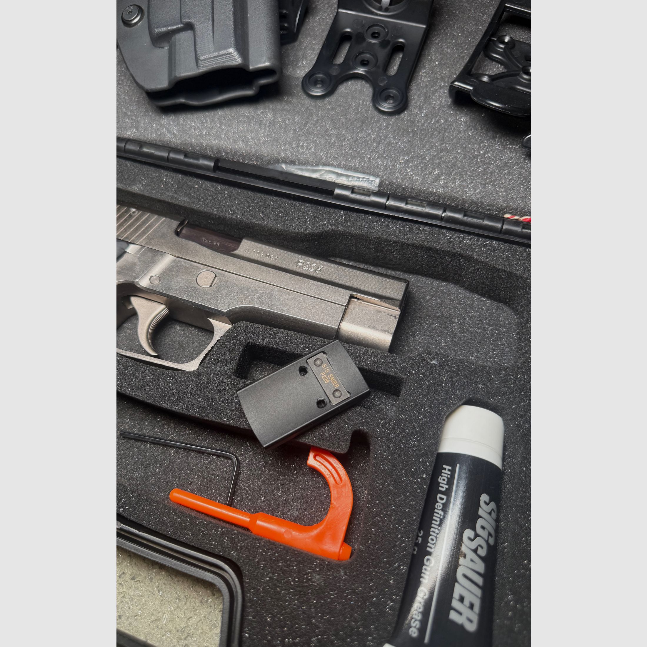 SIG Sauer P226 | 9 mm Luger | Eckernförde | Optics Ready | Zubehörpaket