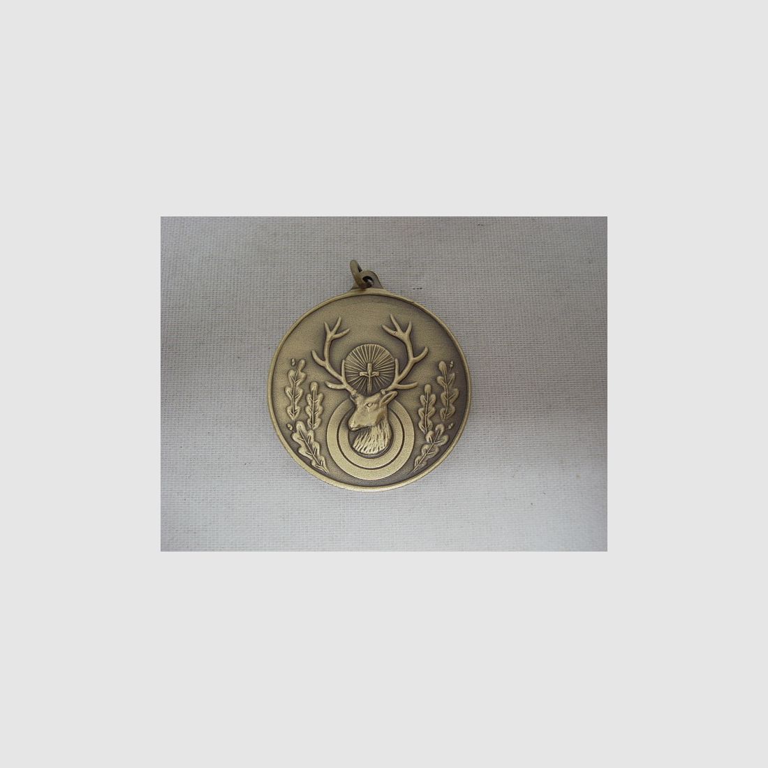 Jagdmedaille Hubertushirsch - 40mm, bronze, Öse u.Ring