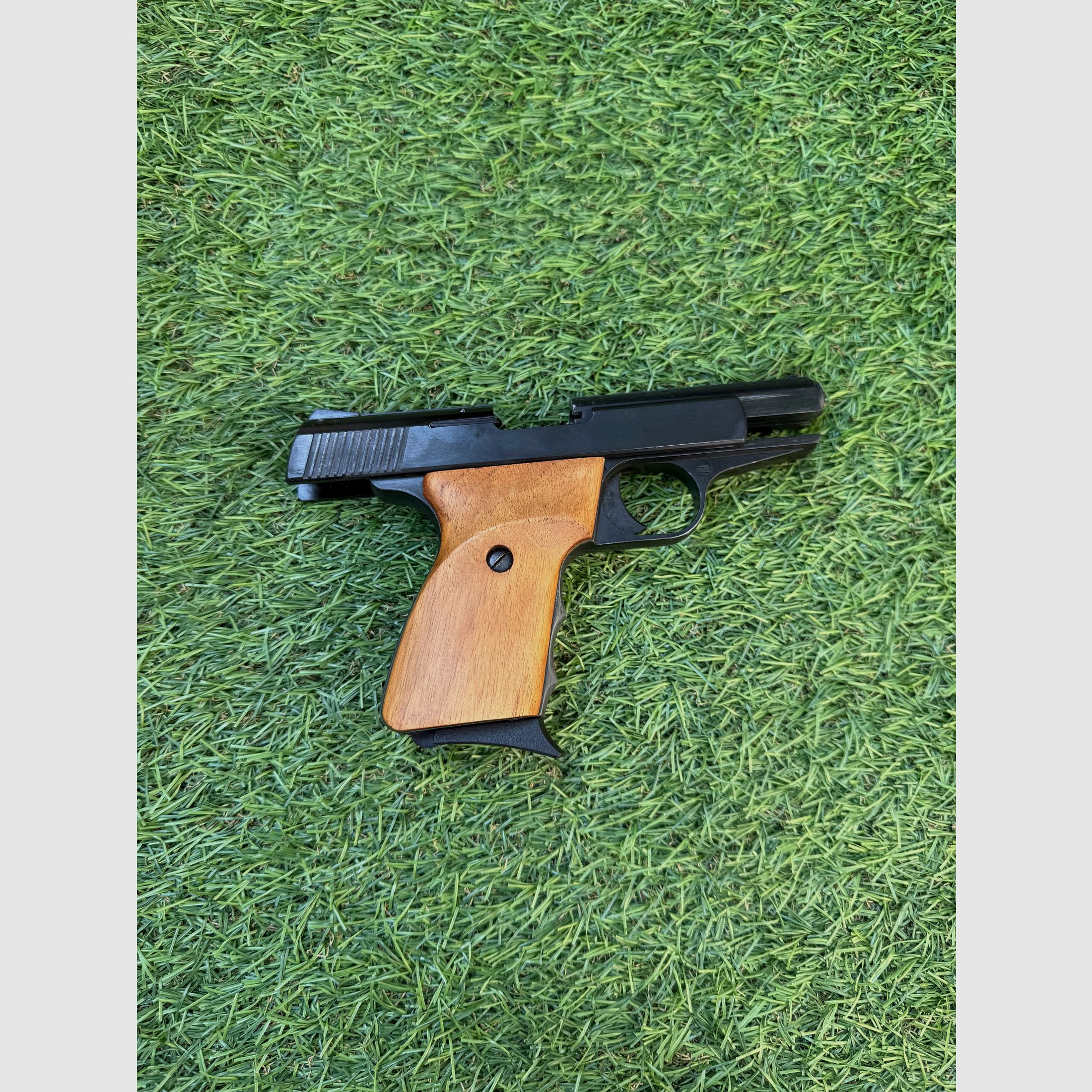 Rhöner SM Action 9mm poignées en bois