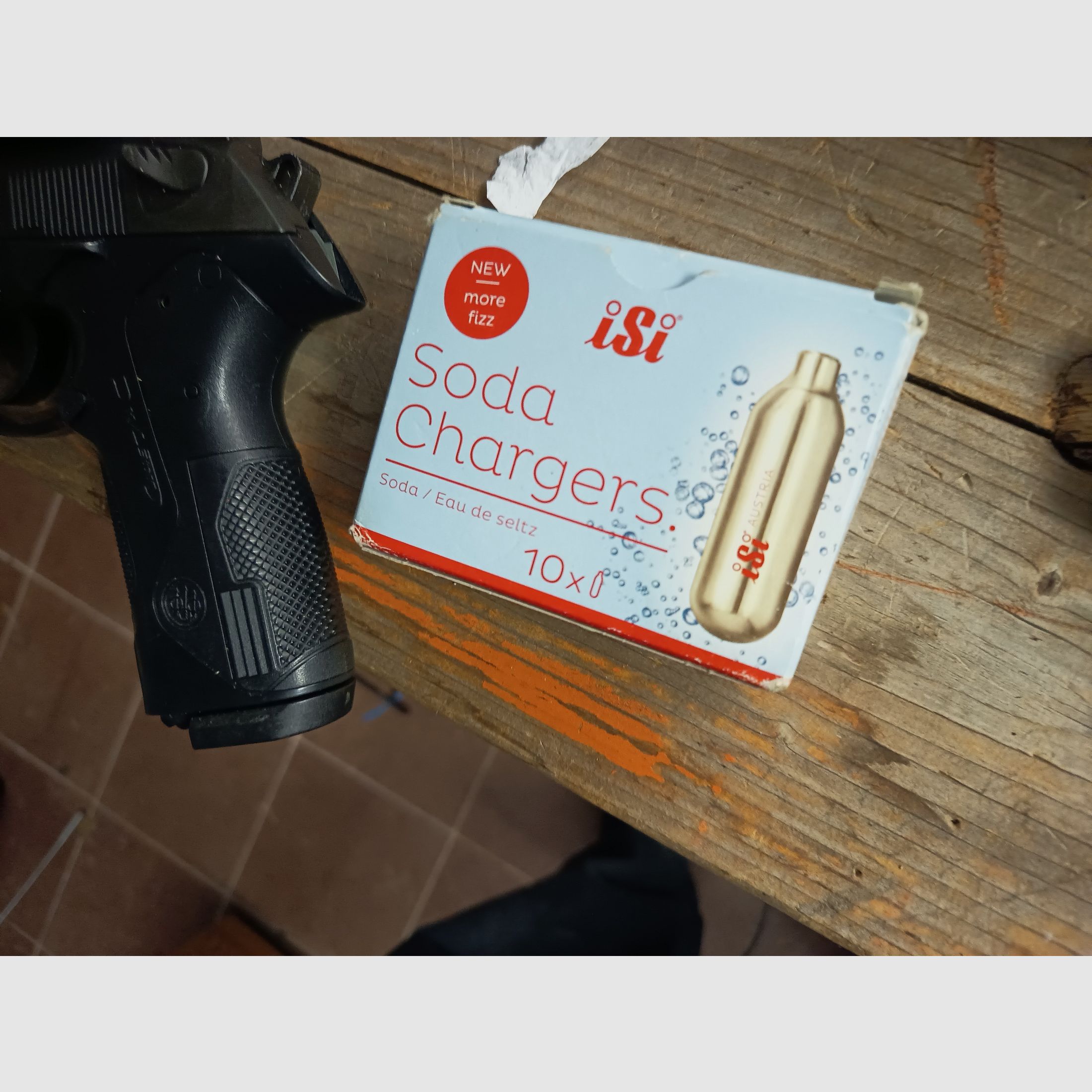 Bundle of airsoft 1 rifle 4 pistols with ammunition and gas cartridges