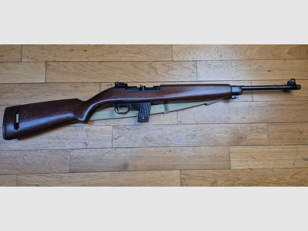 Sehr schöne ERMA Modell EM1 Replik der USM1 — Kal. .22 LR — Waffe von 1977, nicht mehr sehr gut erhalten — Perfekte Mechanik und Spiegel-Lauf — 10-Schuss Magazin — Amerikanischer Militärriemen — Garantierter Spaß auf dem Stand — TBE+/TBE++, Bild 2 von 30