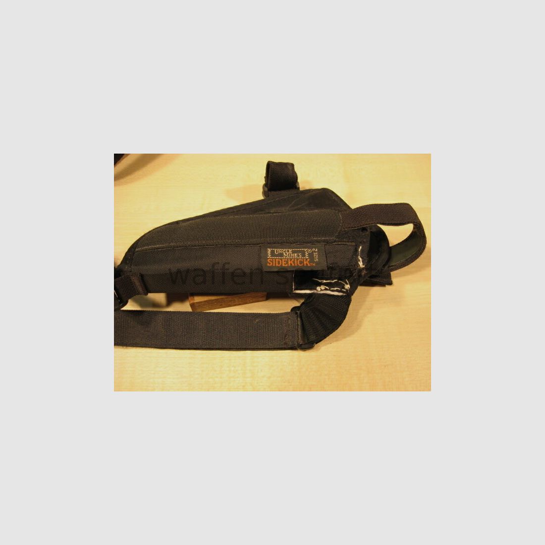 Uncle Mikes Sidekick Nylon Schulterholster 4 Zoll Revolver