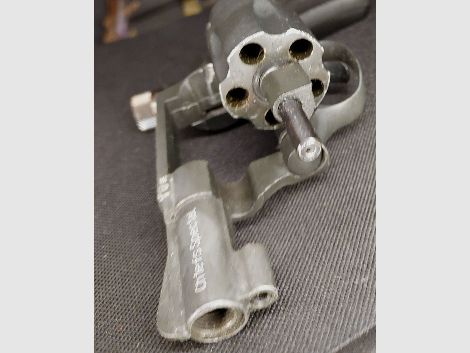 Smith & Wesson Chiefs Special Schreckschussrevolver Kal. 9mm R.K. brüniert (PTB 794)