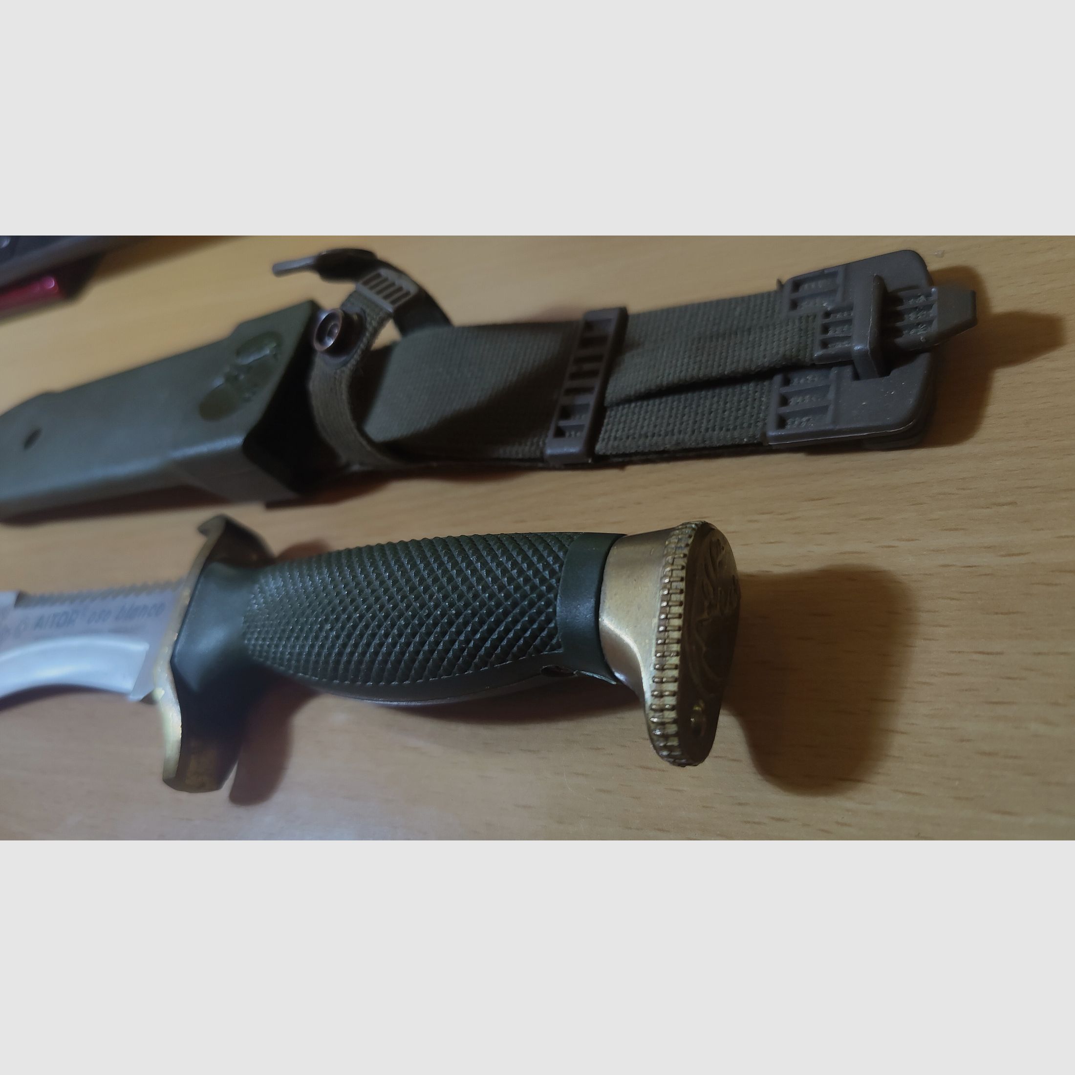 Cuchillo de caza Aitor OSO Blanco sin usar