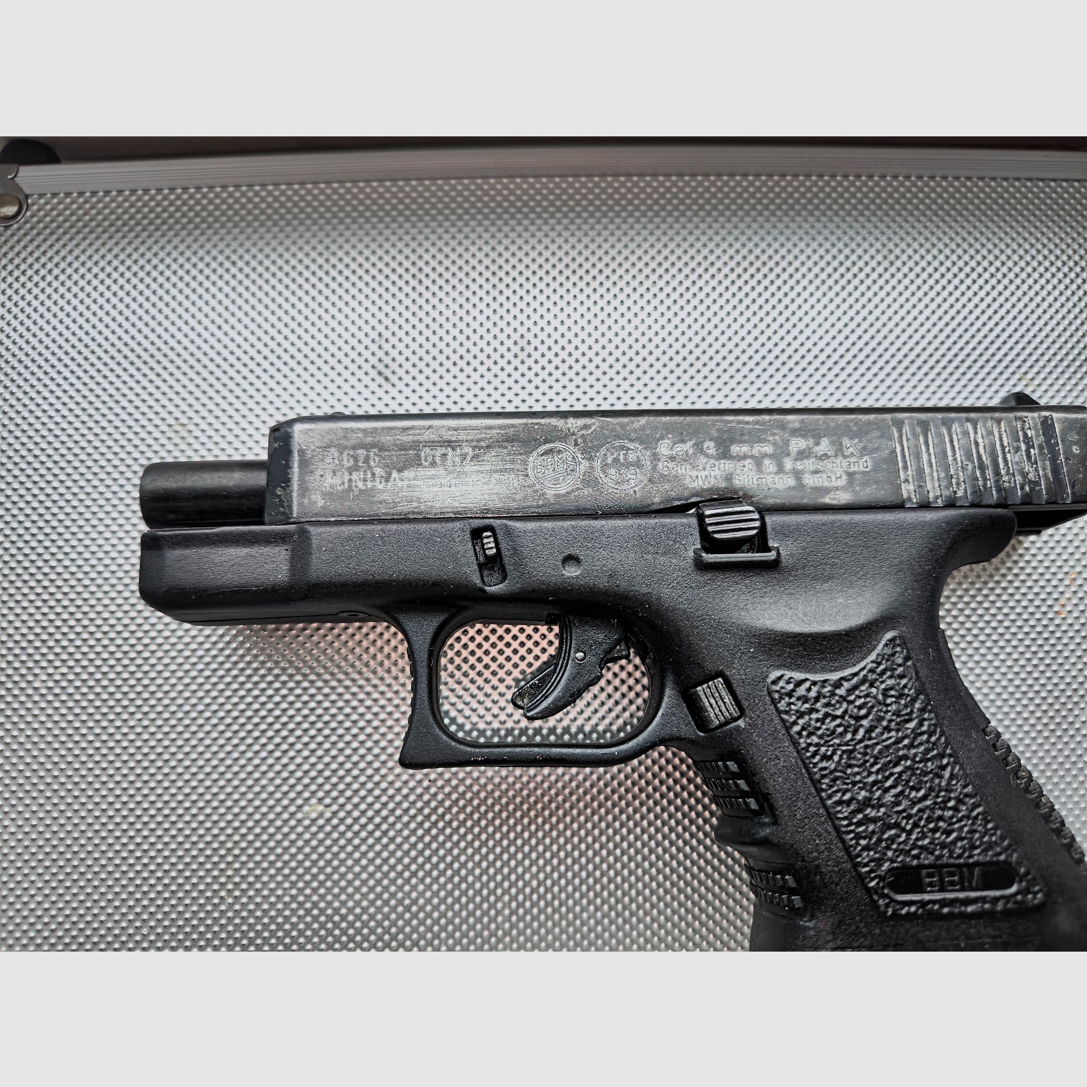 SRS-Gas/Schreckschuss Pistole, BG 26 GEN. 2-MINIGAP, Kaliber 9mmPAK, PTB 929 Mad in Italy - Vertrieb durch Firma Gillmann in Deutschland, Nachbau der Glock 26, Gebraucht Zustand, Neu & Gebraucht nicht mehr zu bekommen!! 