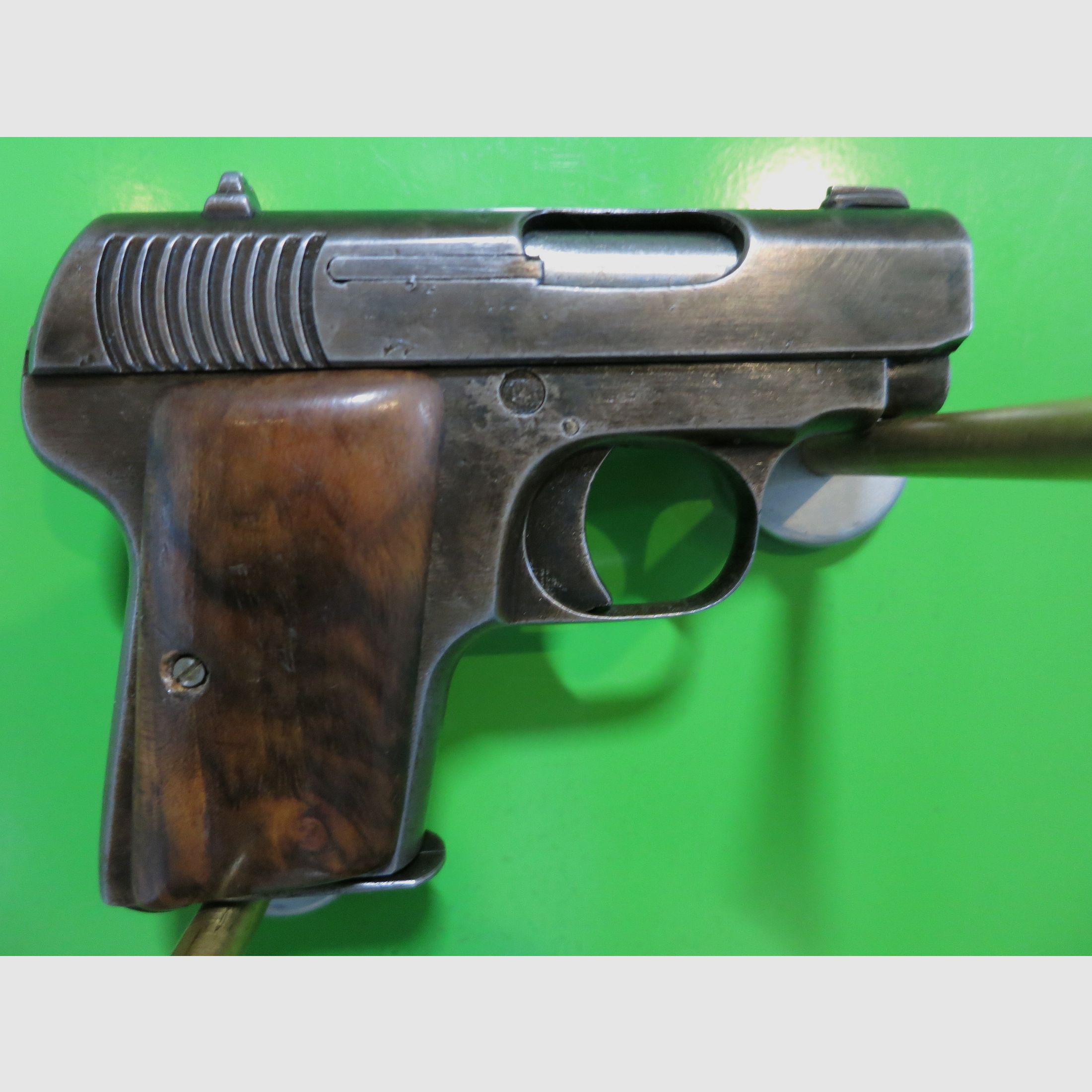 Halbautomatische  Astra Modell 200 (?), Lady-Gun im Westentaschenformat,  7,65mm Browning       #71-