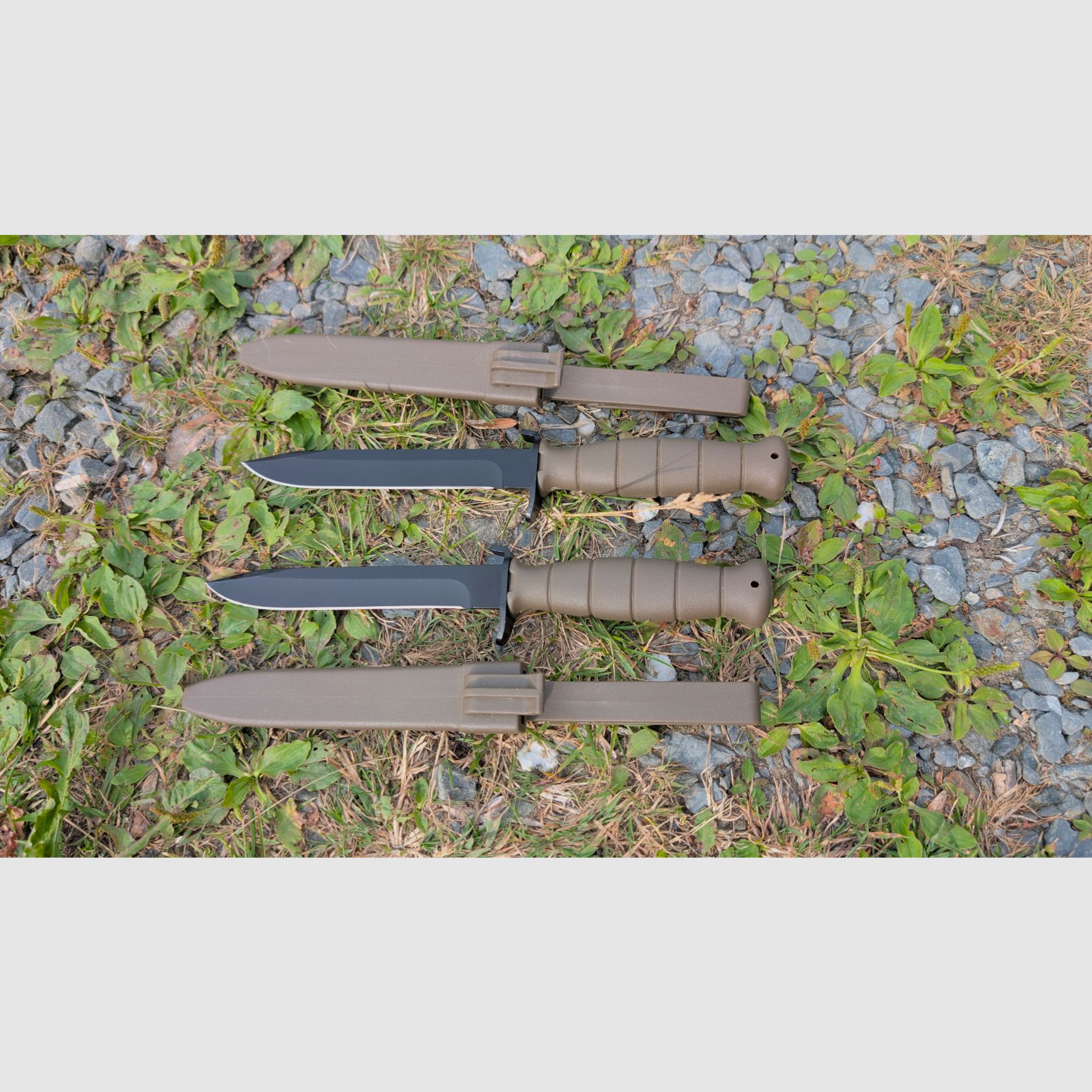 Deux couteaux de terrain Glock
