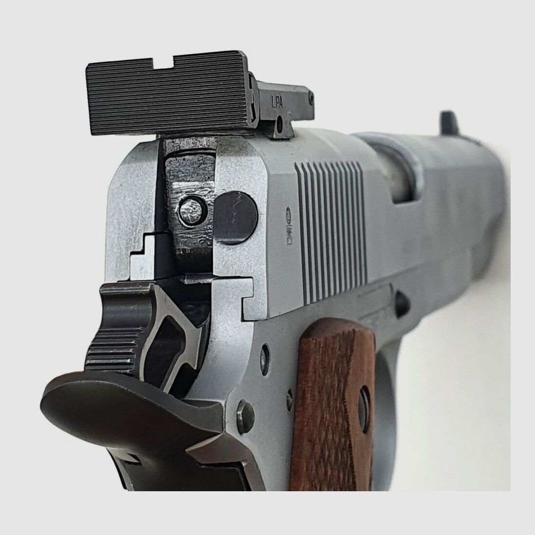 Tangfoglio Witness 1911, Gebruikt met vervangend magazijn