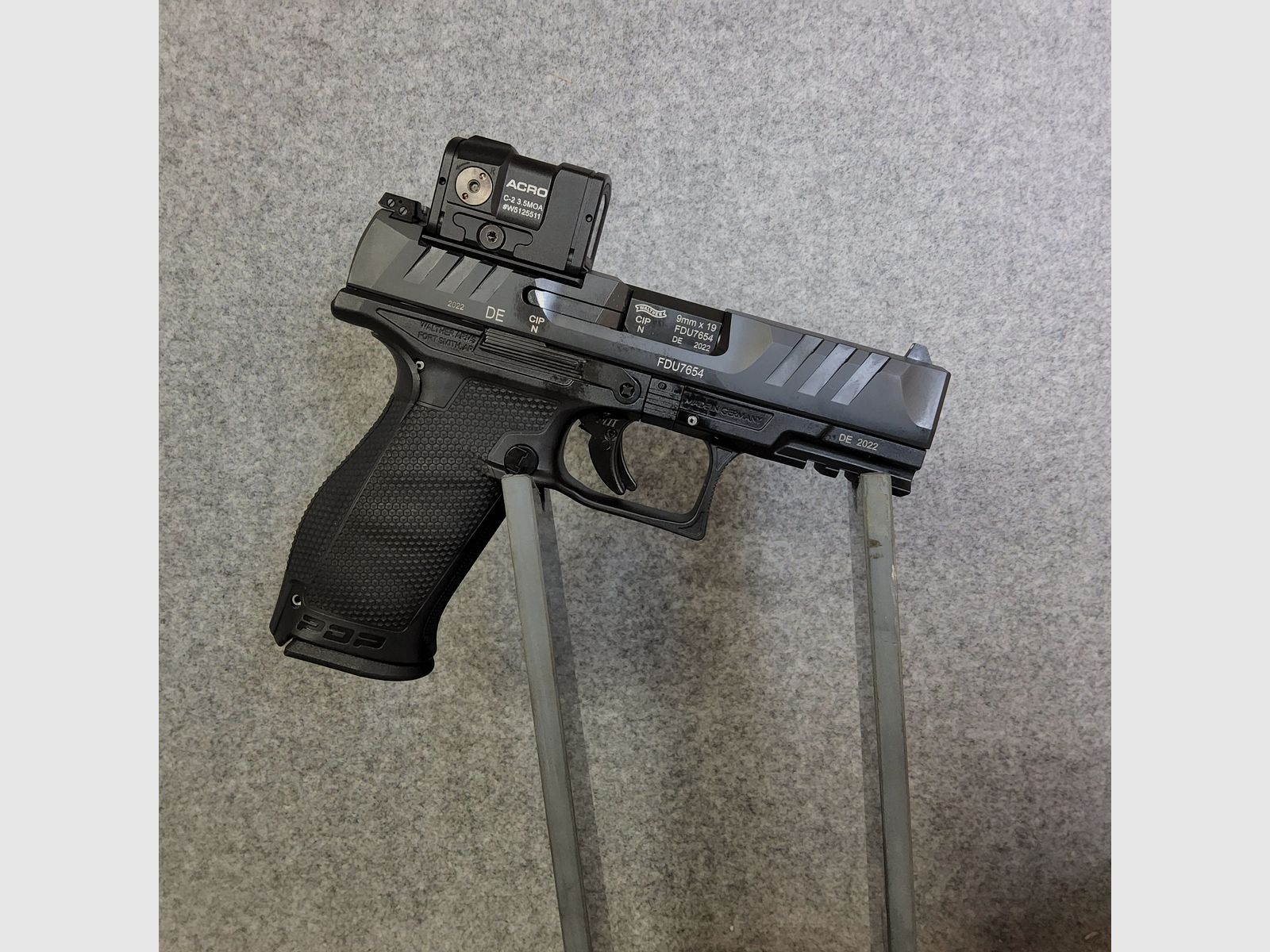 Walther	 PDP-4 "LL, mit Aimpoint Acro