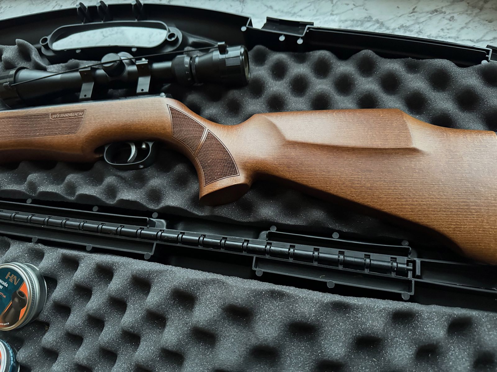 Weihrauch HW 35 Luftgewehr mit Zielfernrohr, 2000 Diabolos & Hartschalenkoffer – neuwertig!