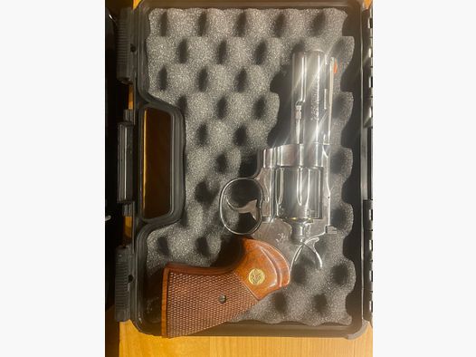 Revolver. Colt Phyton STS Bright 4“