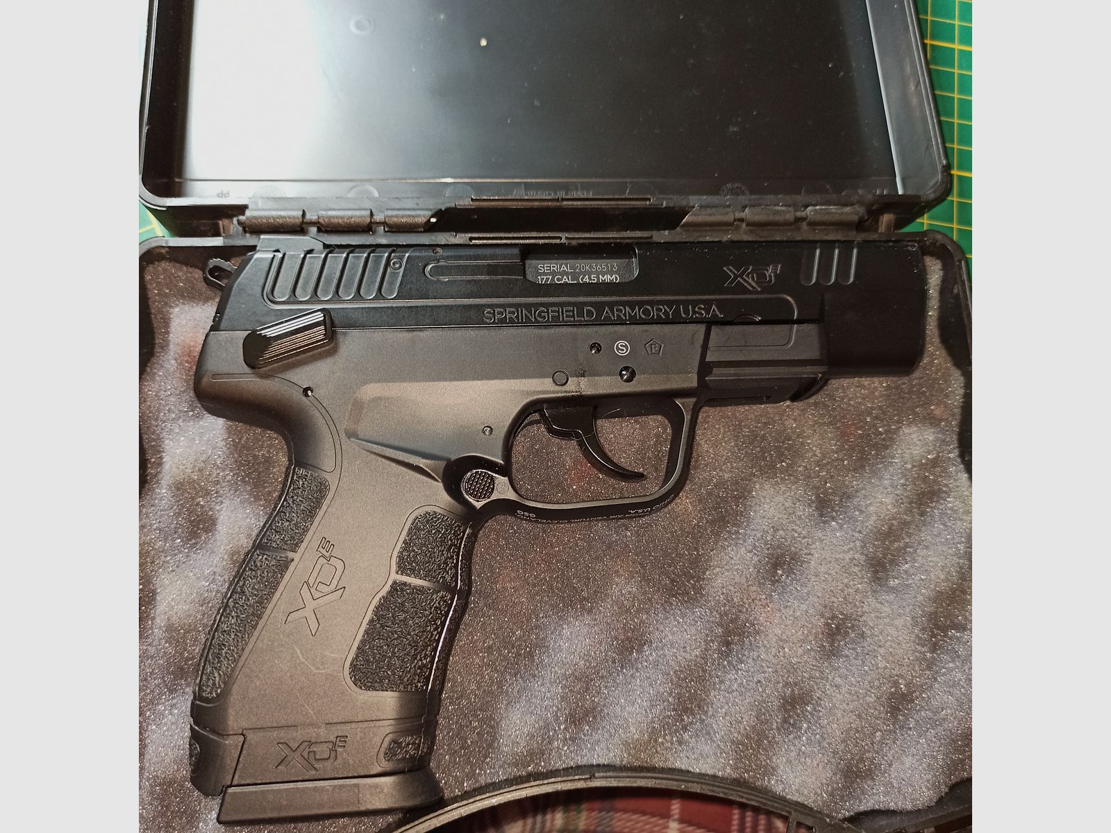 Springfield Amory XDe .177 Kal. Stahl-BB's 4,5mm CO2-Antrieb