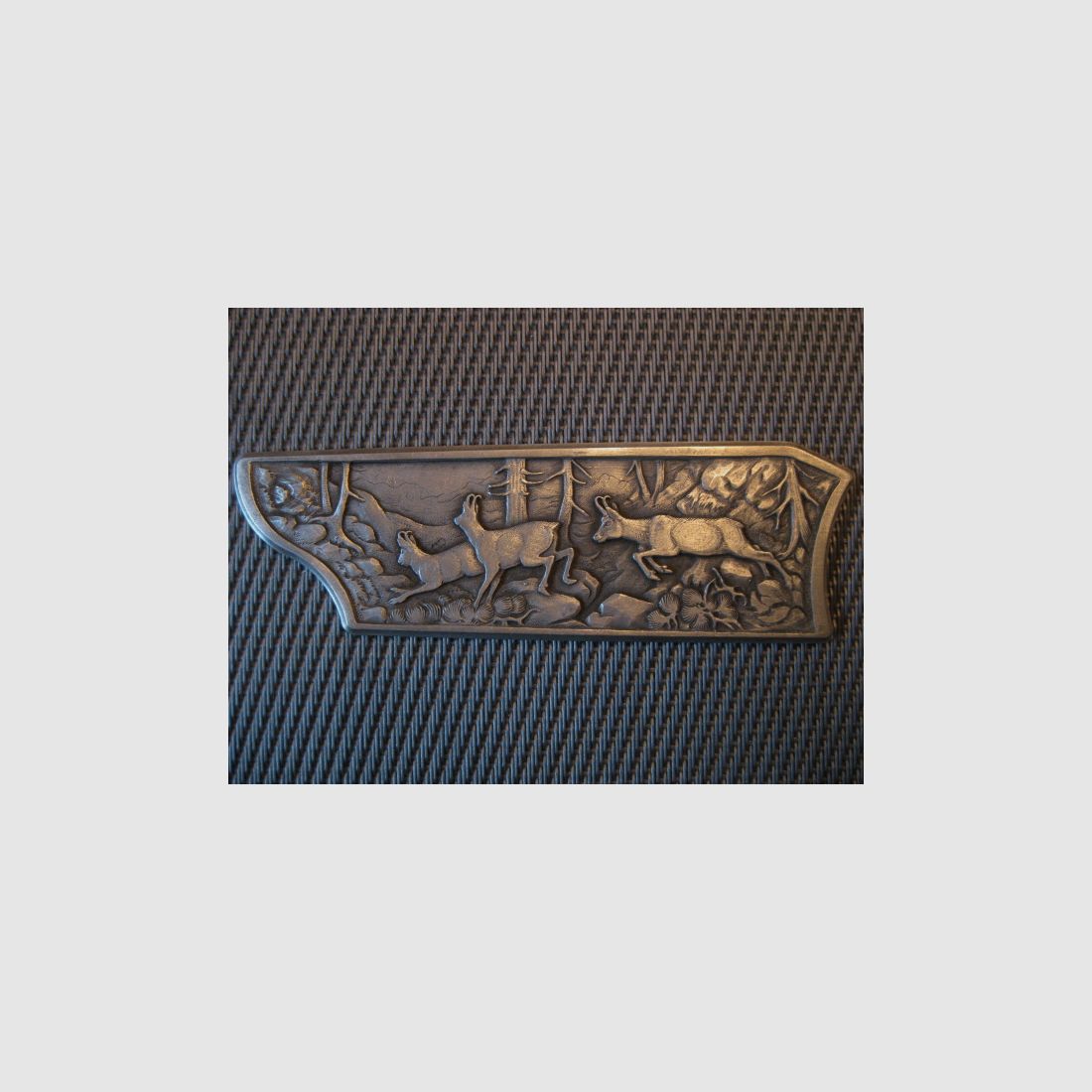 Exclusivangebot zur Blaser R93 - Aufwertung !! TOP Gravur-Seitenplatten aus einer Silberlegierung mit Wildmotiven  NICHT NUR für R93   ! Oder wie wäre es mit Pistolengriff-Käppchen für fast alle Waffentypen  ? Ansehen lohnt sich , garantiert !